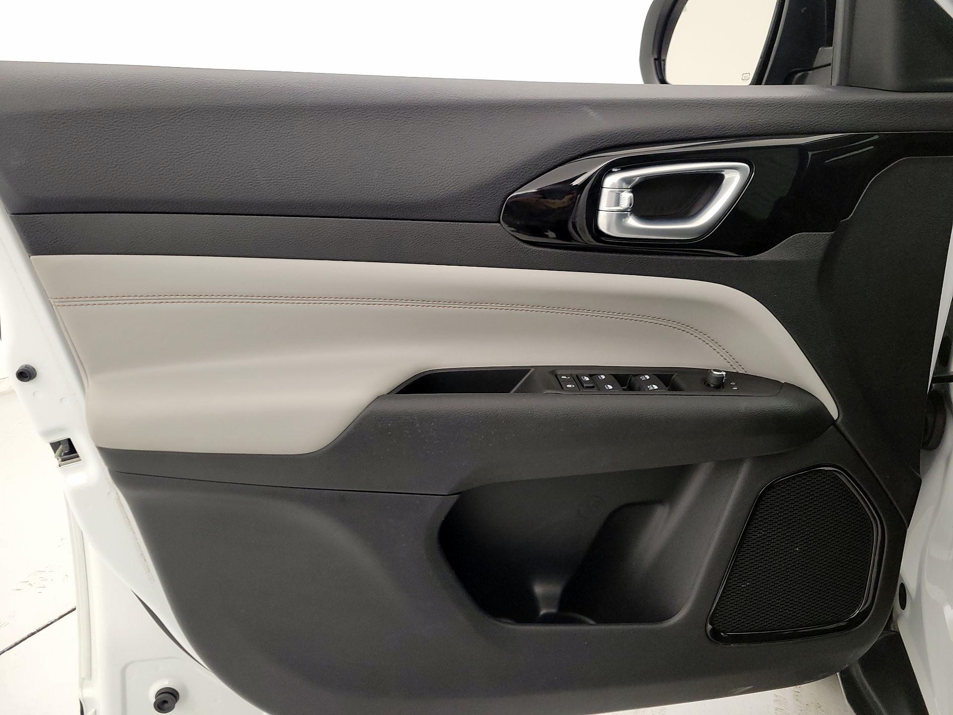 Thumbnail: 2022 Jeep Compass - 12