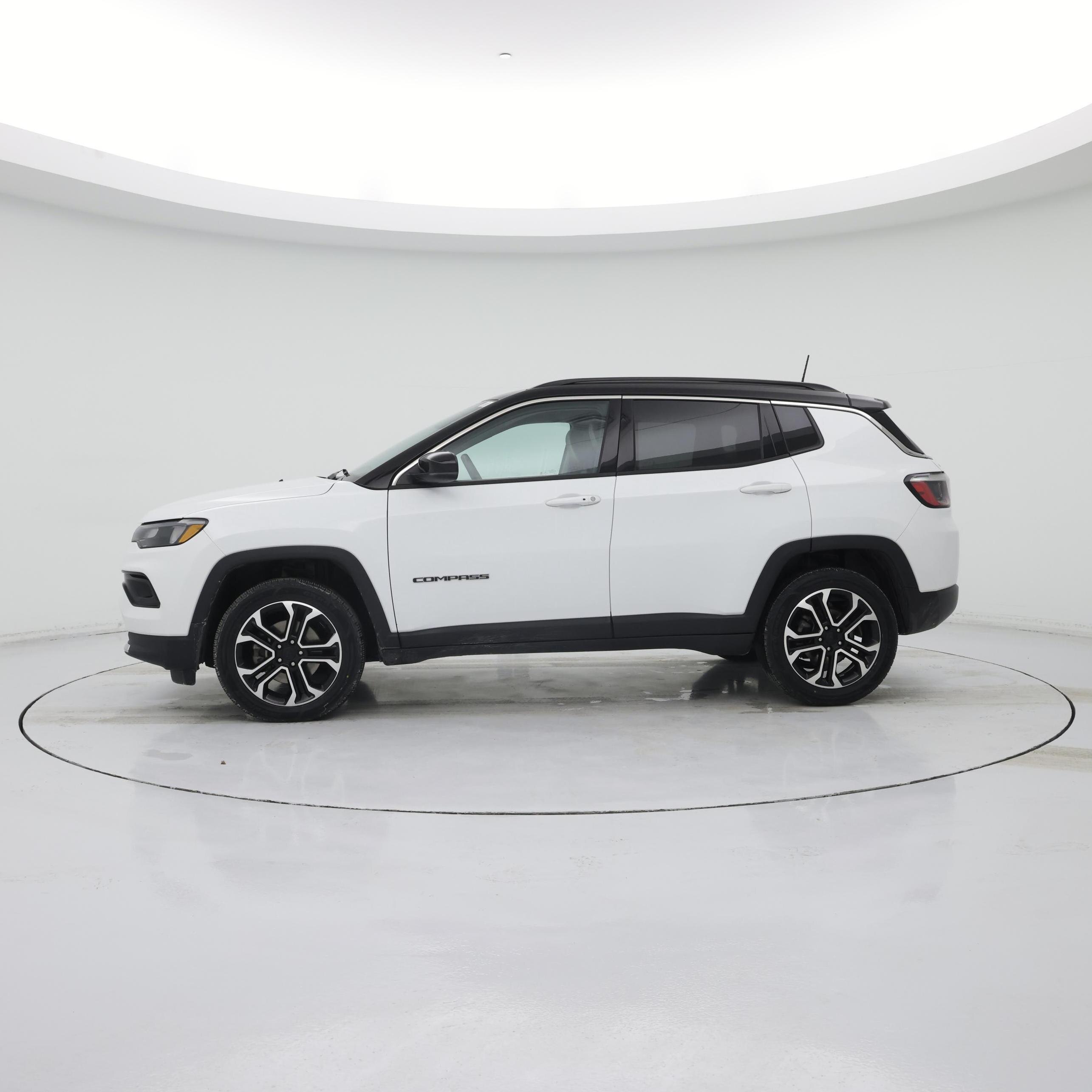 Thumbnail: 2022 Jeep Compass - 3