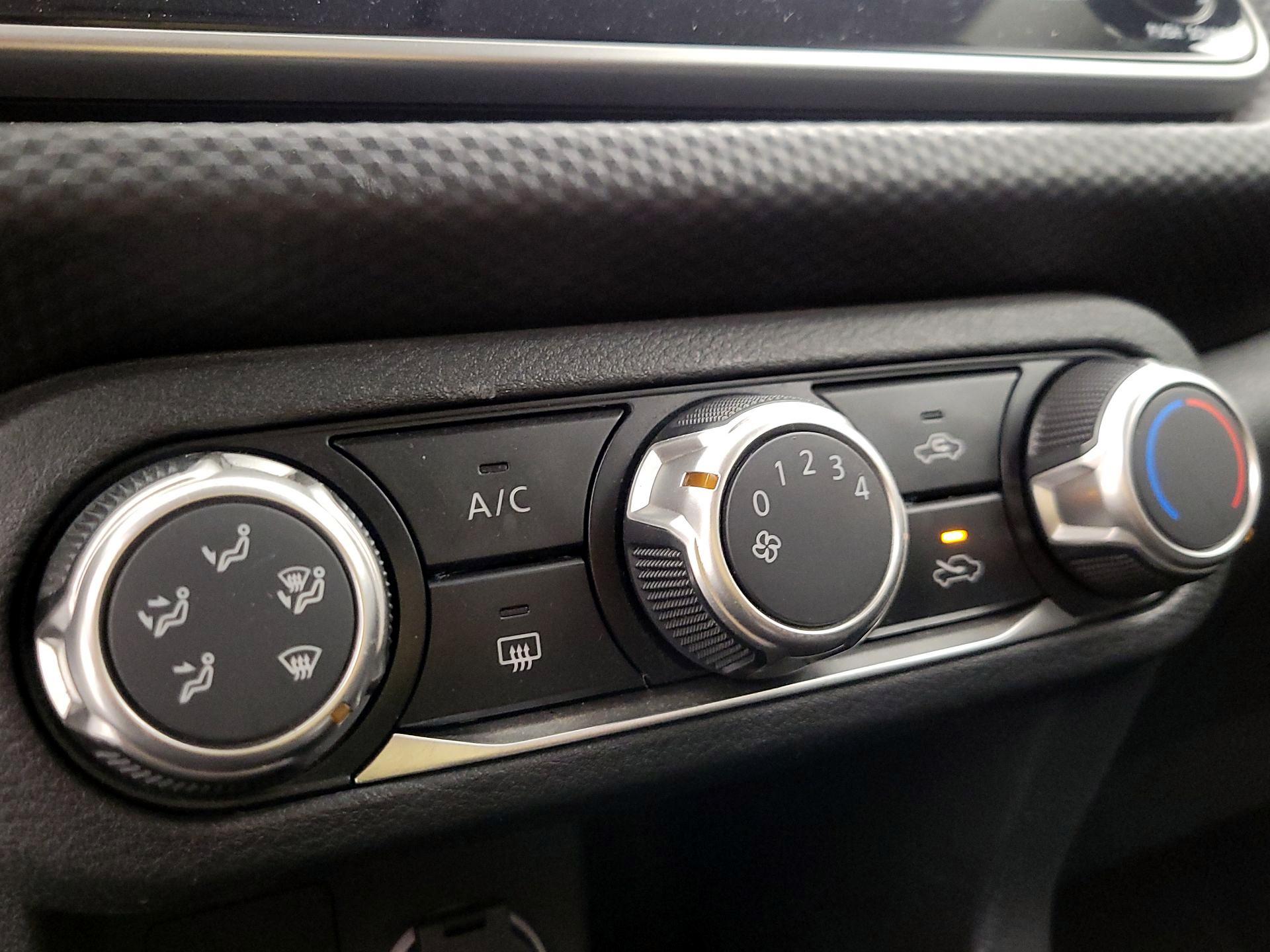 Thumbnail: 2022 Nissan Kicks - 16