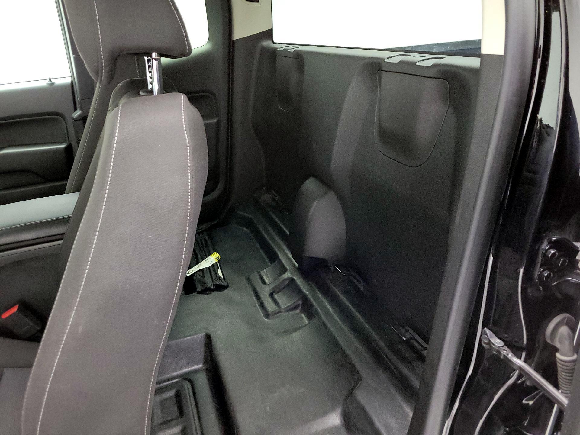 Thumbnail: 2022 Chevrolet Colorado - 18