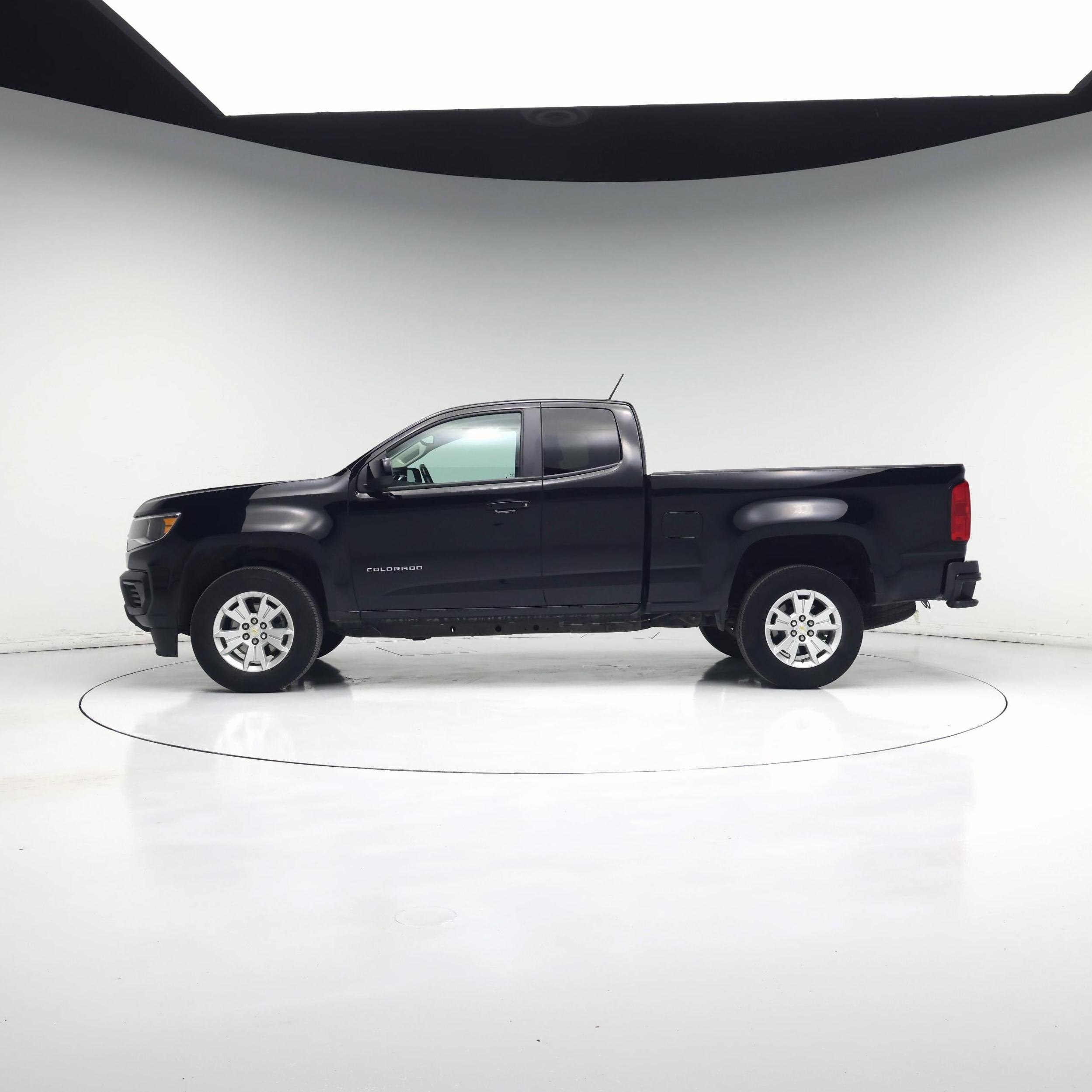 Thumbnail: 2022 Chevrolet Colorado - 3