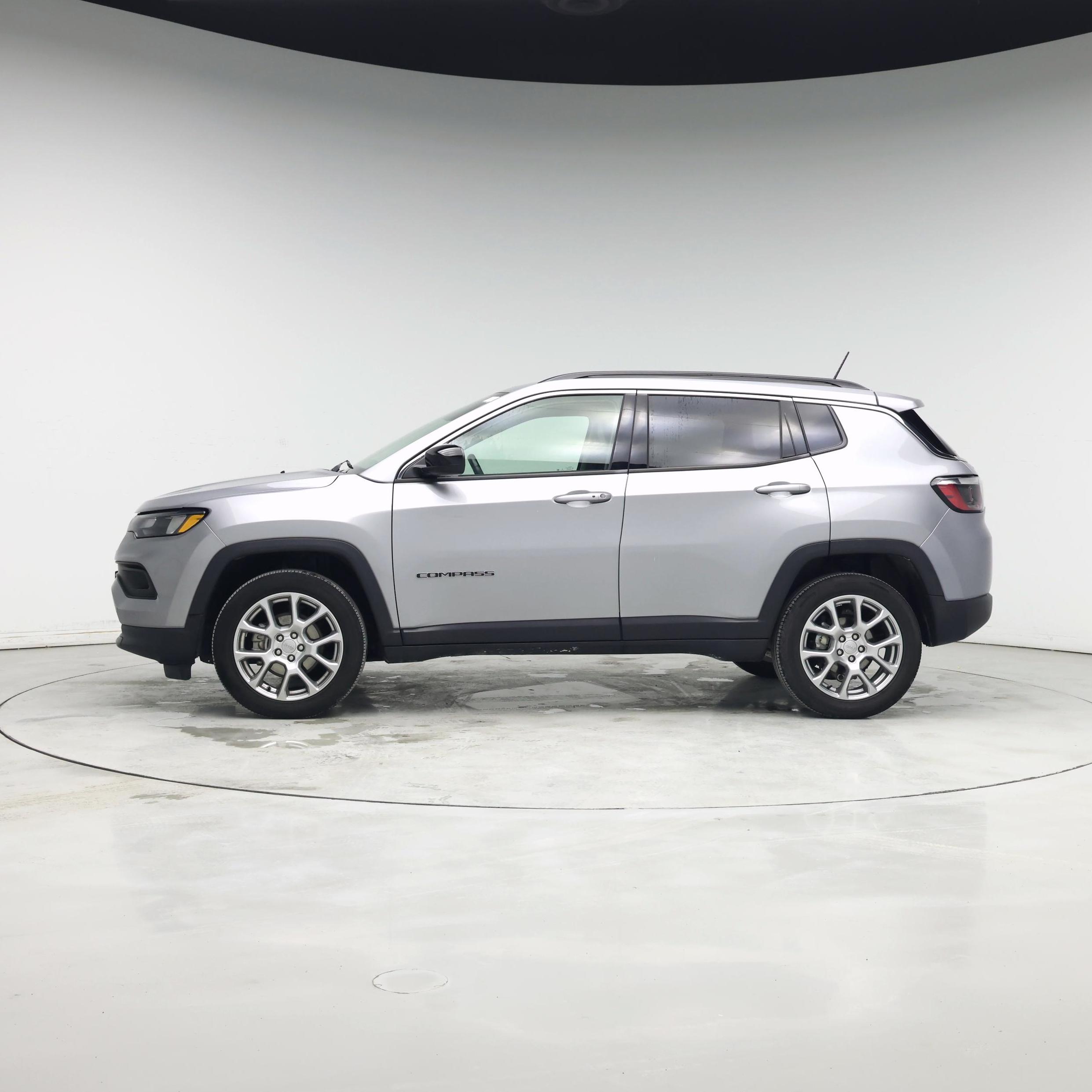 Thumbnail: 2022 Jeep Compass - 3
