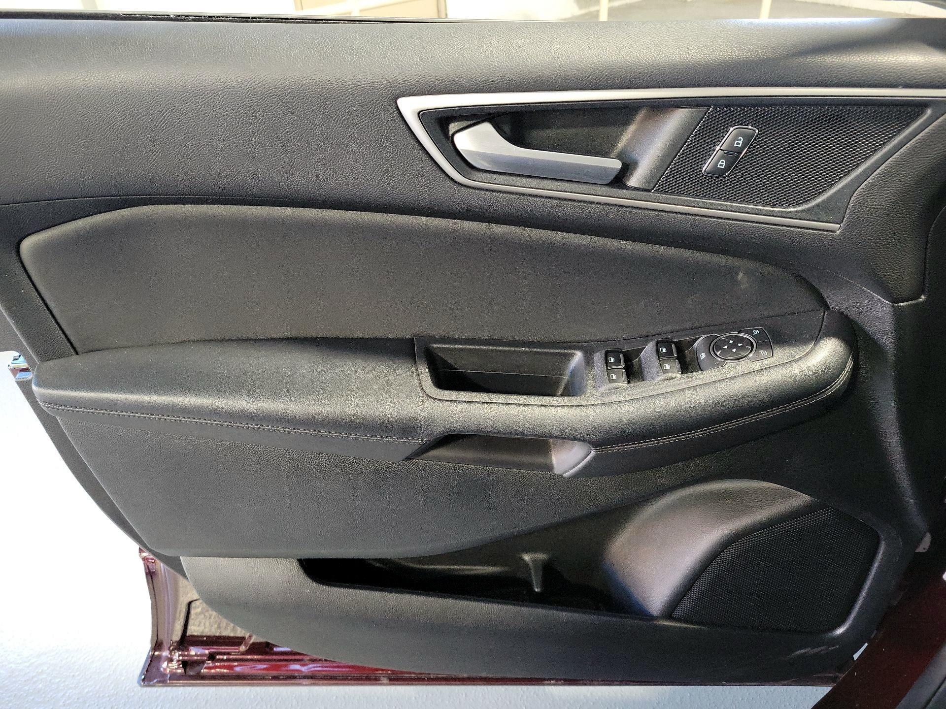 Thumbnail: 2022 Ford Edge - 10