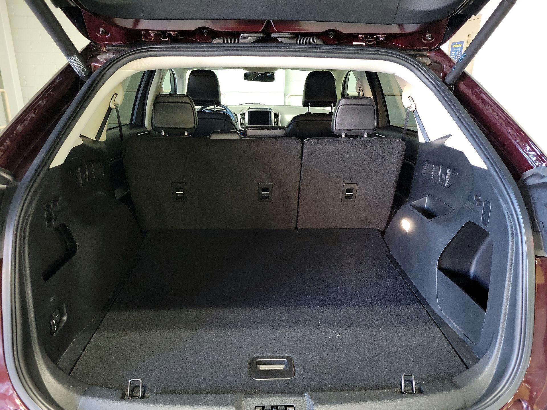 Thumbnail: 2022 Ford Edge - 18