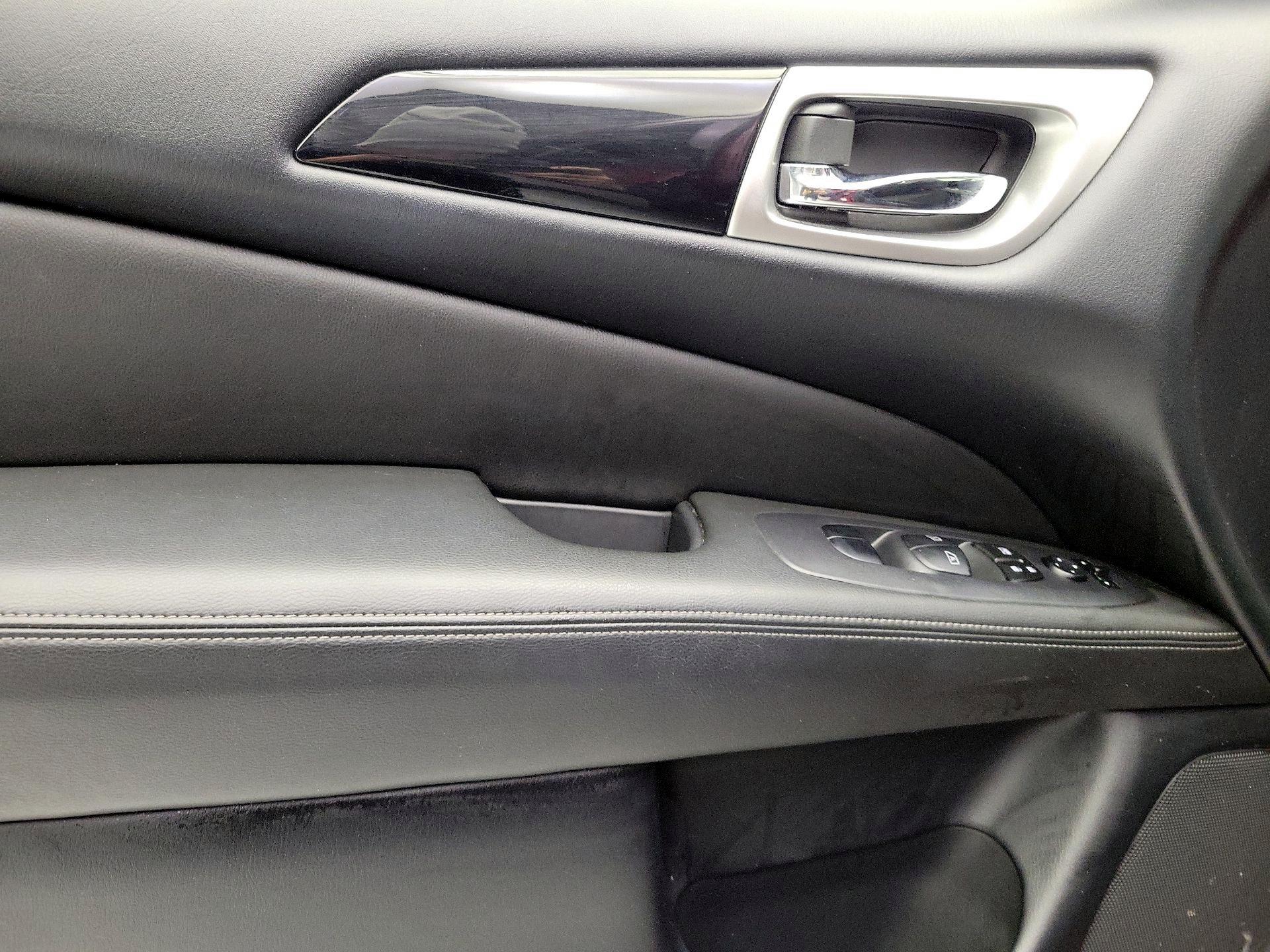 Thumbnail: 2019 Nissan Pathfinder - 12