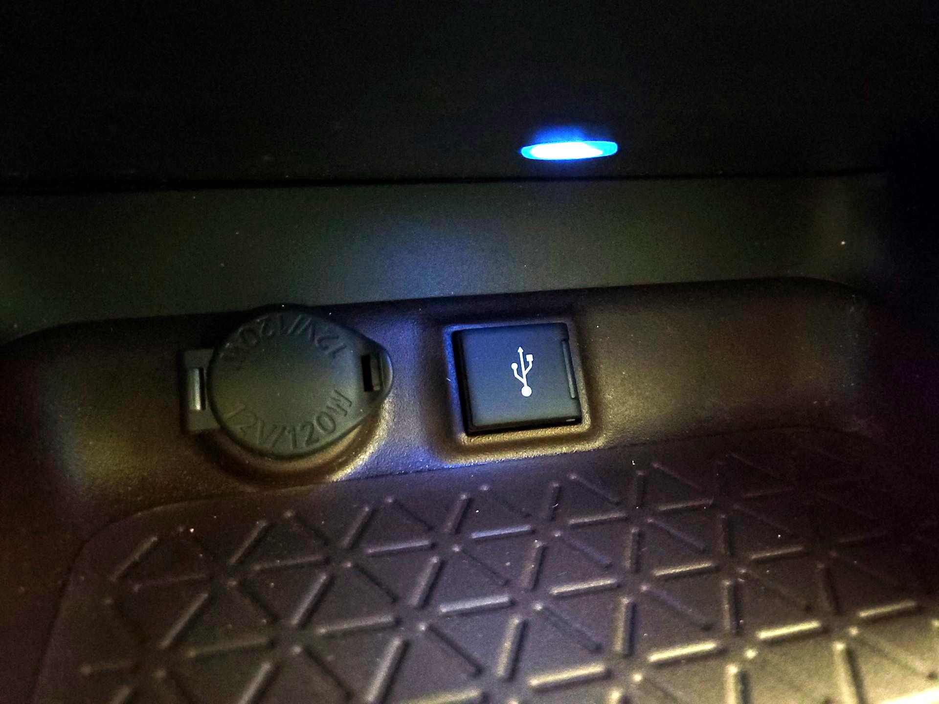 Thumbnail: 2021 Toyota RAV4 - 19