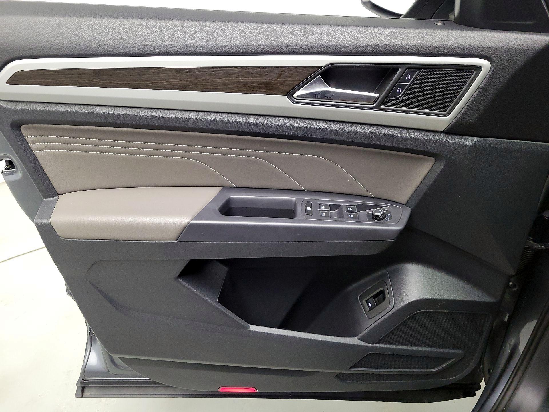 Thumbnail: 2021 Volkswagen Atlas - 12