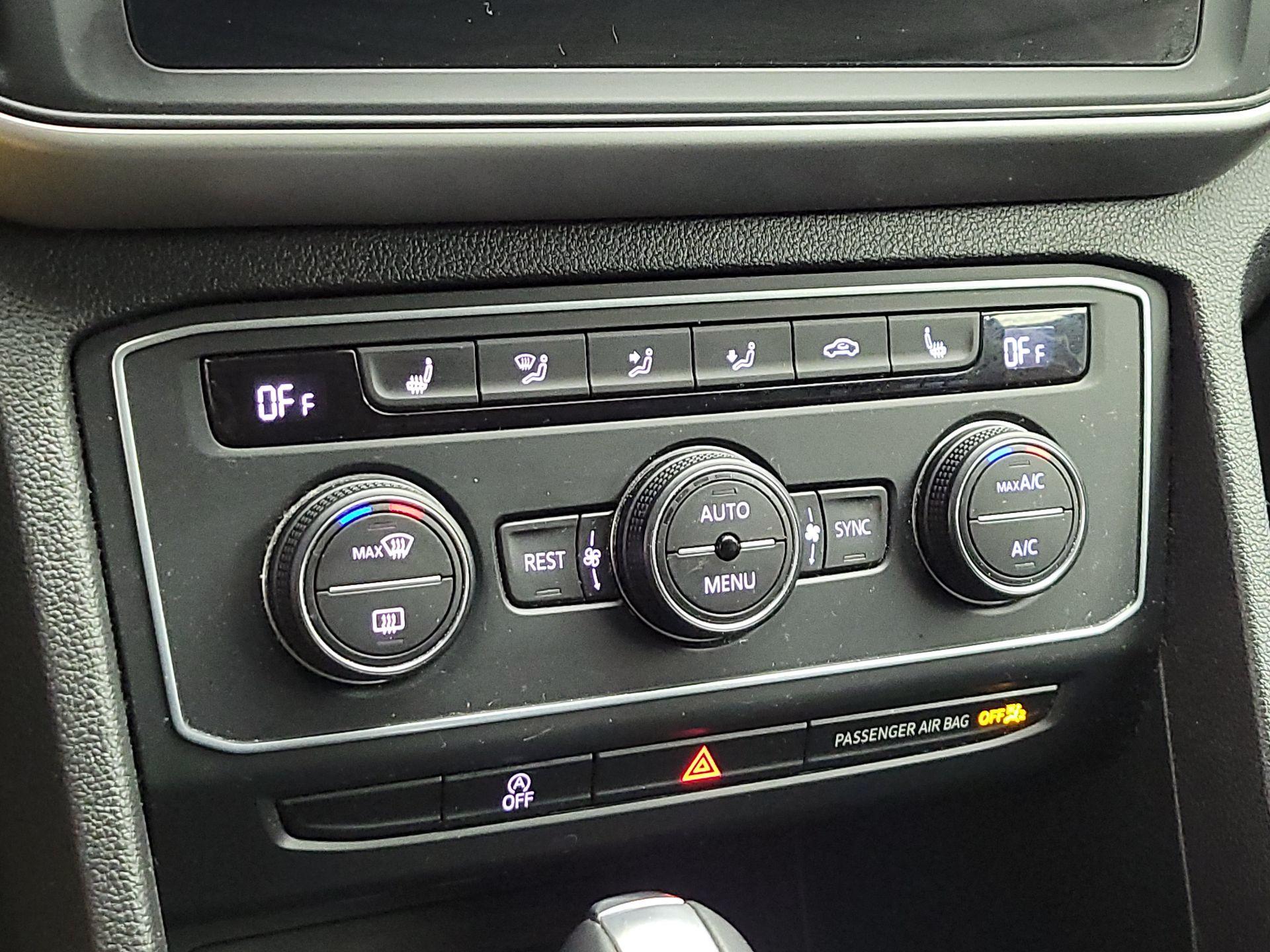 Thumbnail: 2021 Volkswagen Atlas - 16