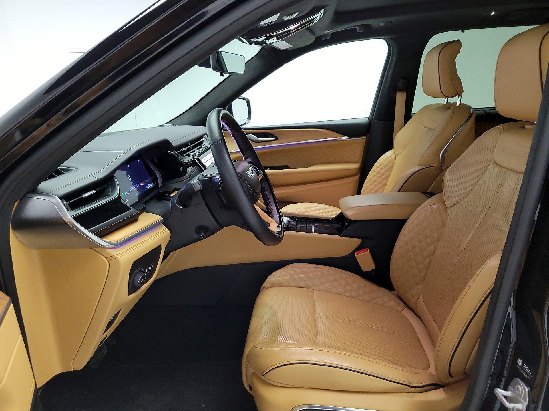 Thumbnail: 2023 Jeep Grand Cherokee - 11