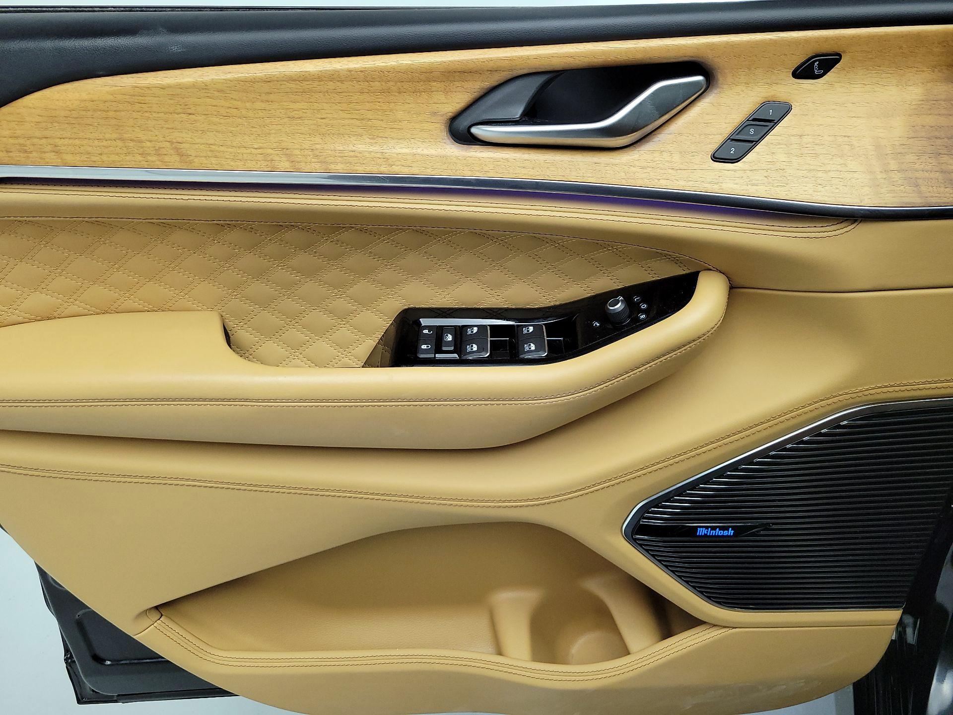 Thumbnail: 2023 Jeep Grand Cherokee - 12