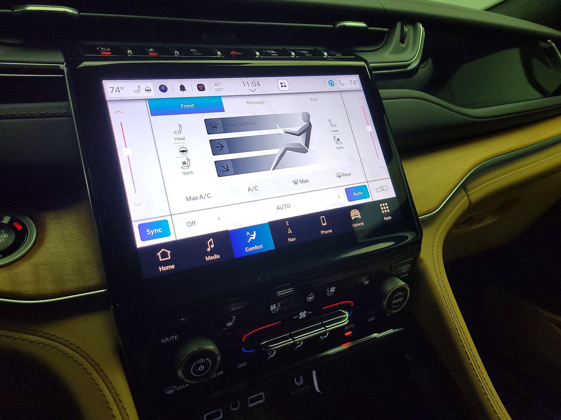 Thumbnail: 2023 Jeep Grand Cherokee - 16