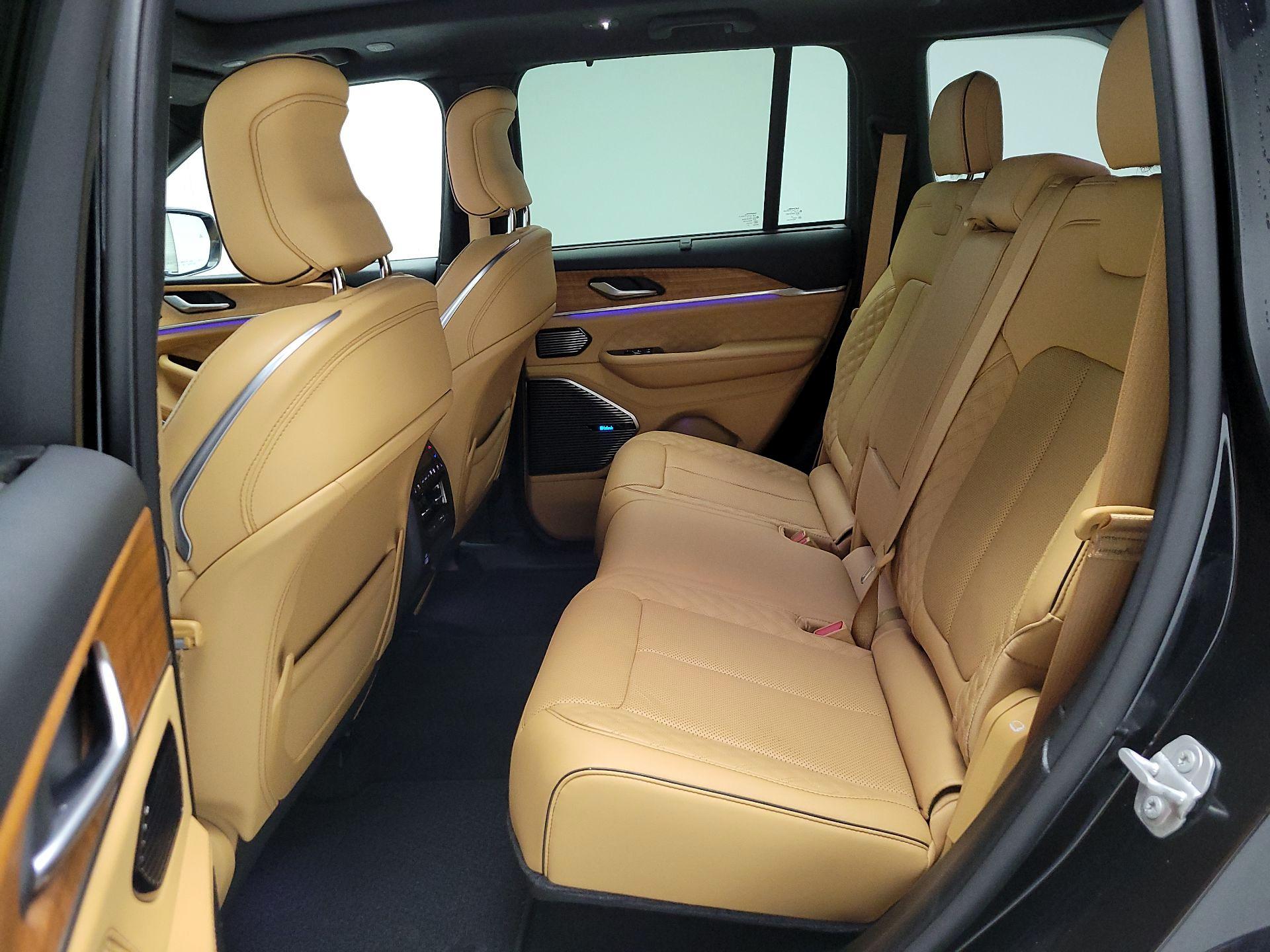 Thumbnail: 2023 Jeep Grand Cherokee - 19