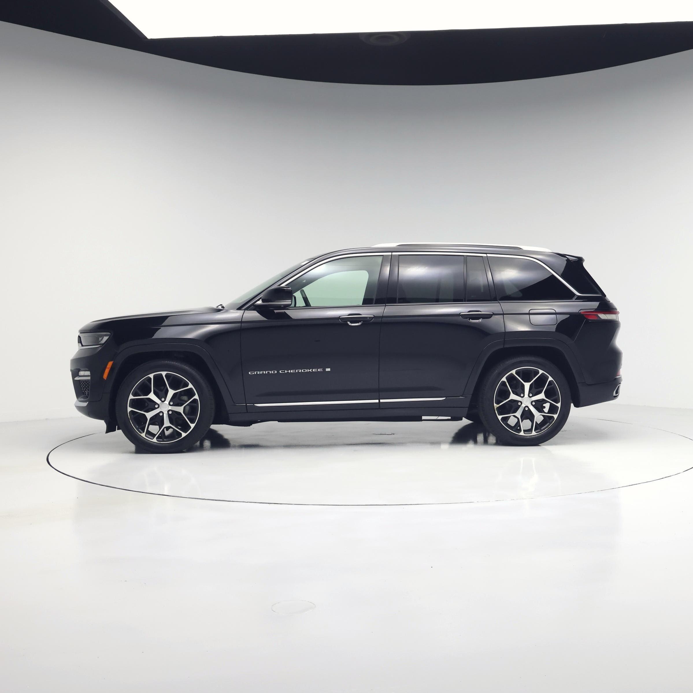 Thumbnail: 2023 Jeep Grand Cherokee - 3