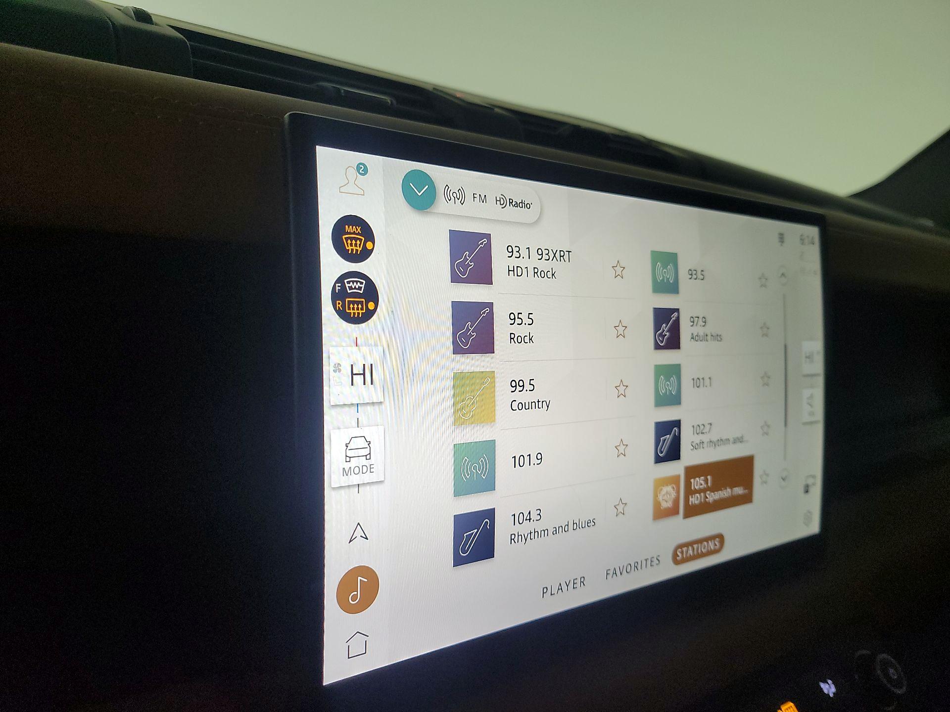 Thumbnail: 2023 Land Rover Defender - 15