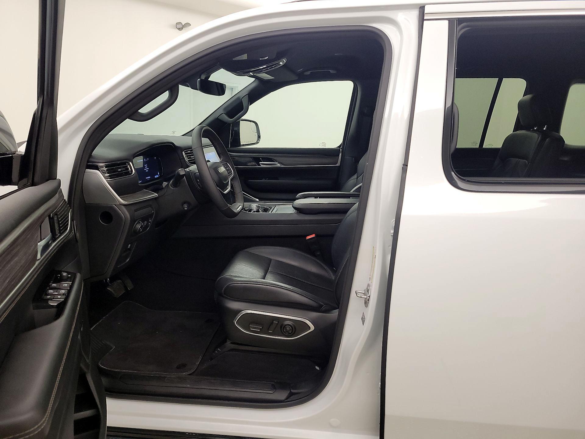 Thumbnail: 2024 Jeep Wagoneer - 11