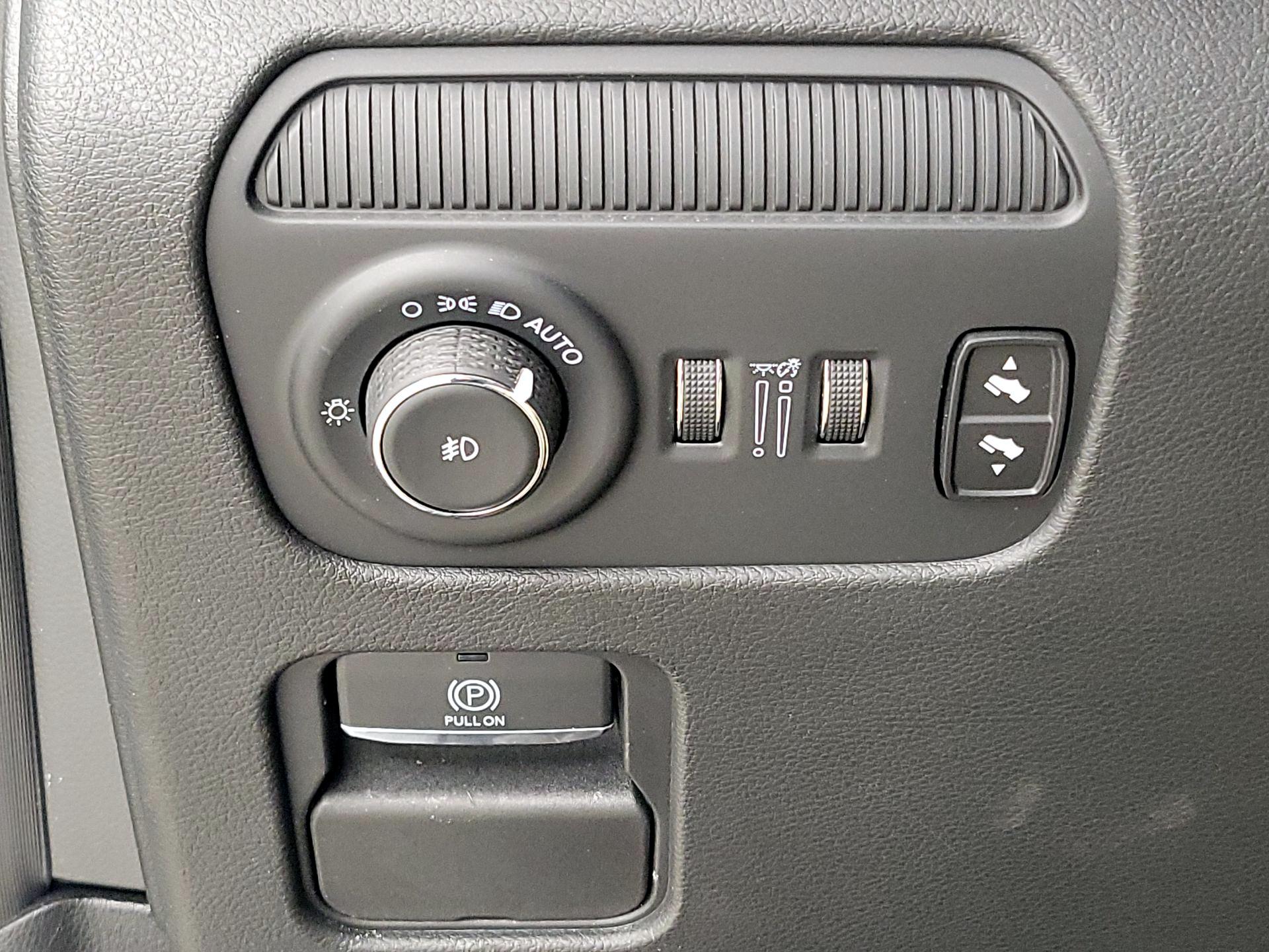 Thumbnail: 2024 Jeep Wagoneer - 13