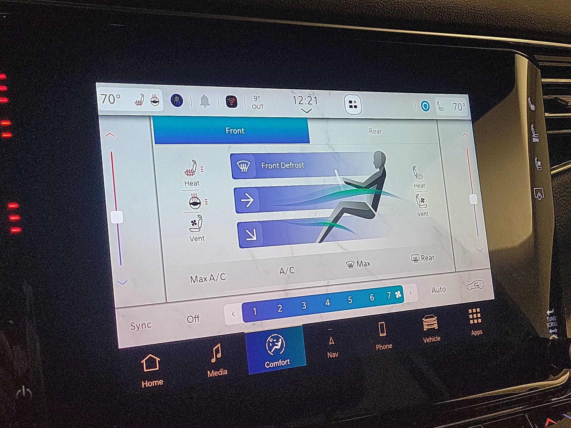 Thumbnail: 2024 Jeep Wagoneer - 17