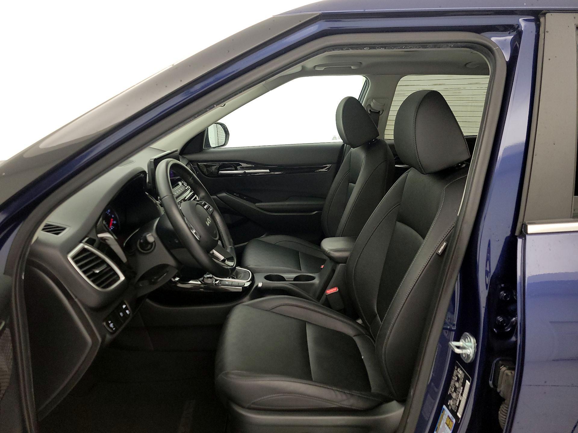 Thumbnail: 2023 Kia Seltos - 11