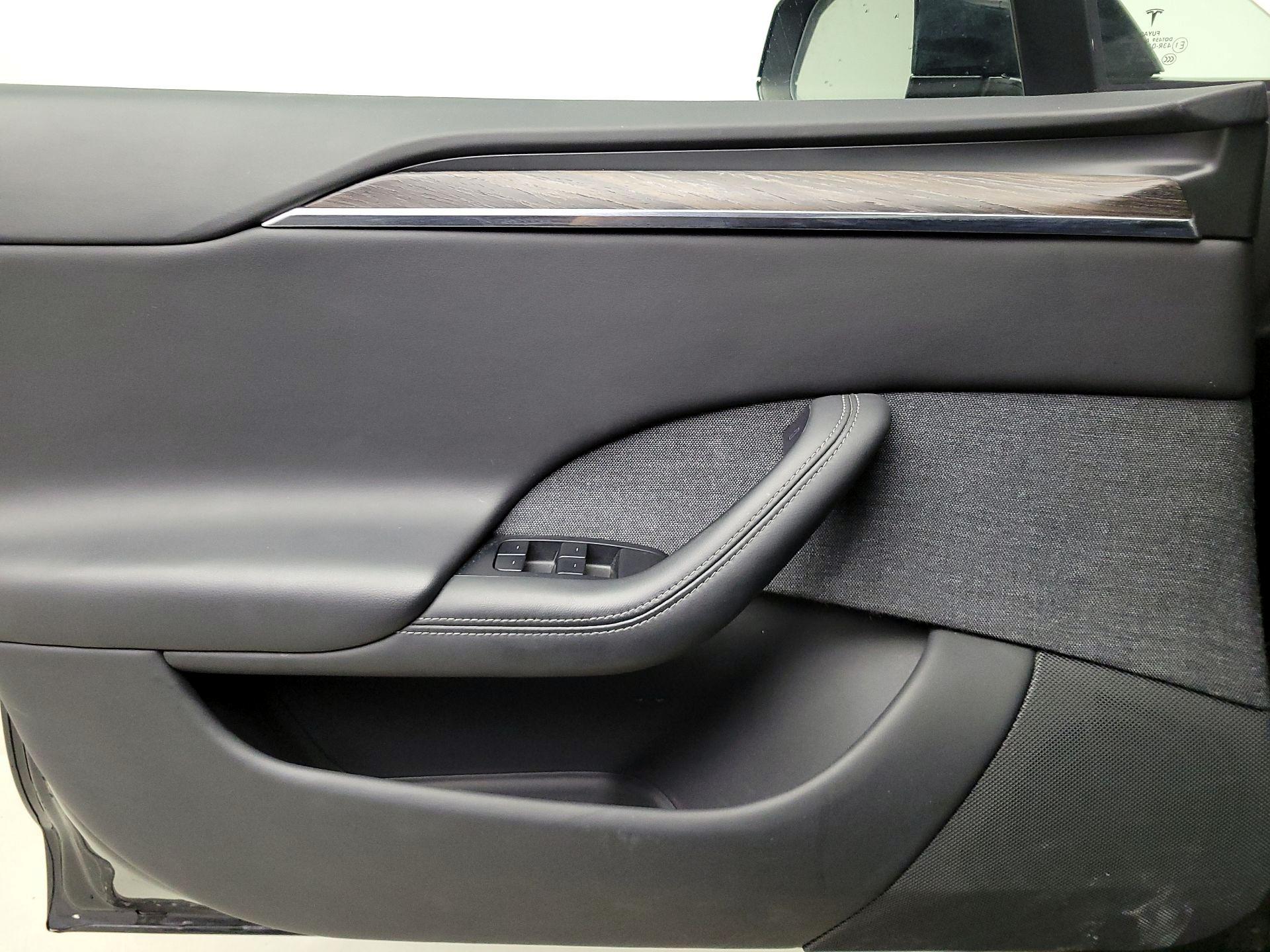 Thumbnail: 2022 Tesla Model S - 12