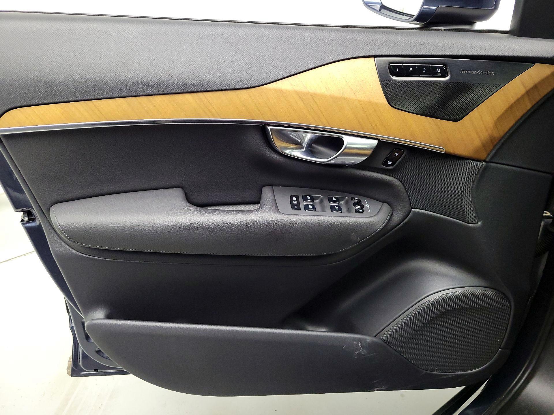 Thumbnail: 2022 Volvo XC90 - 12