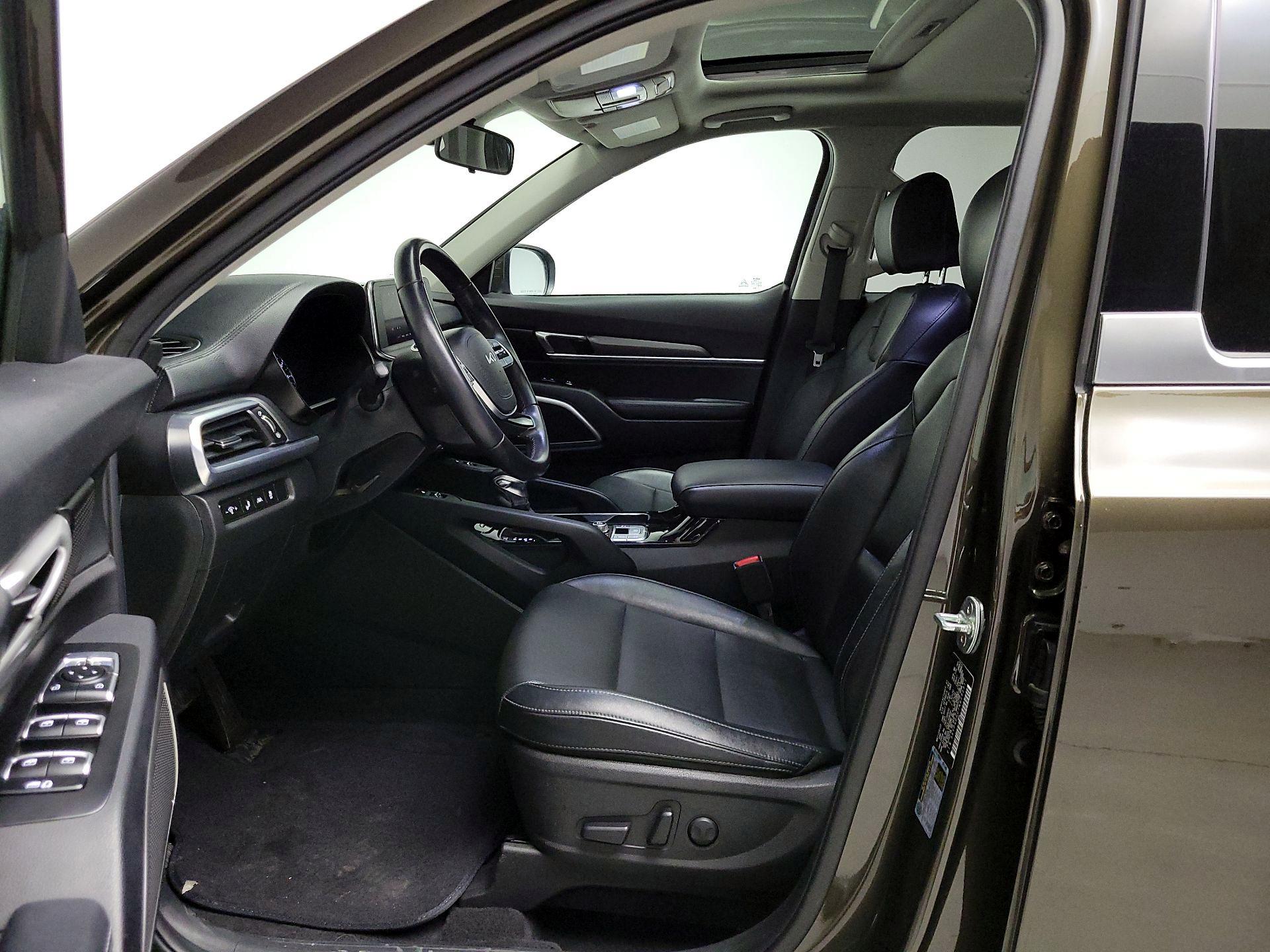 Thumbnail: 2022 Kia Telluride - 11