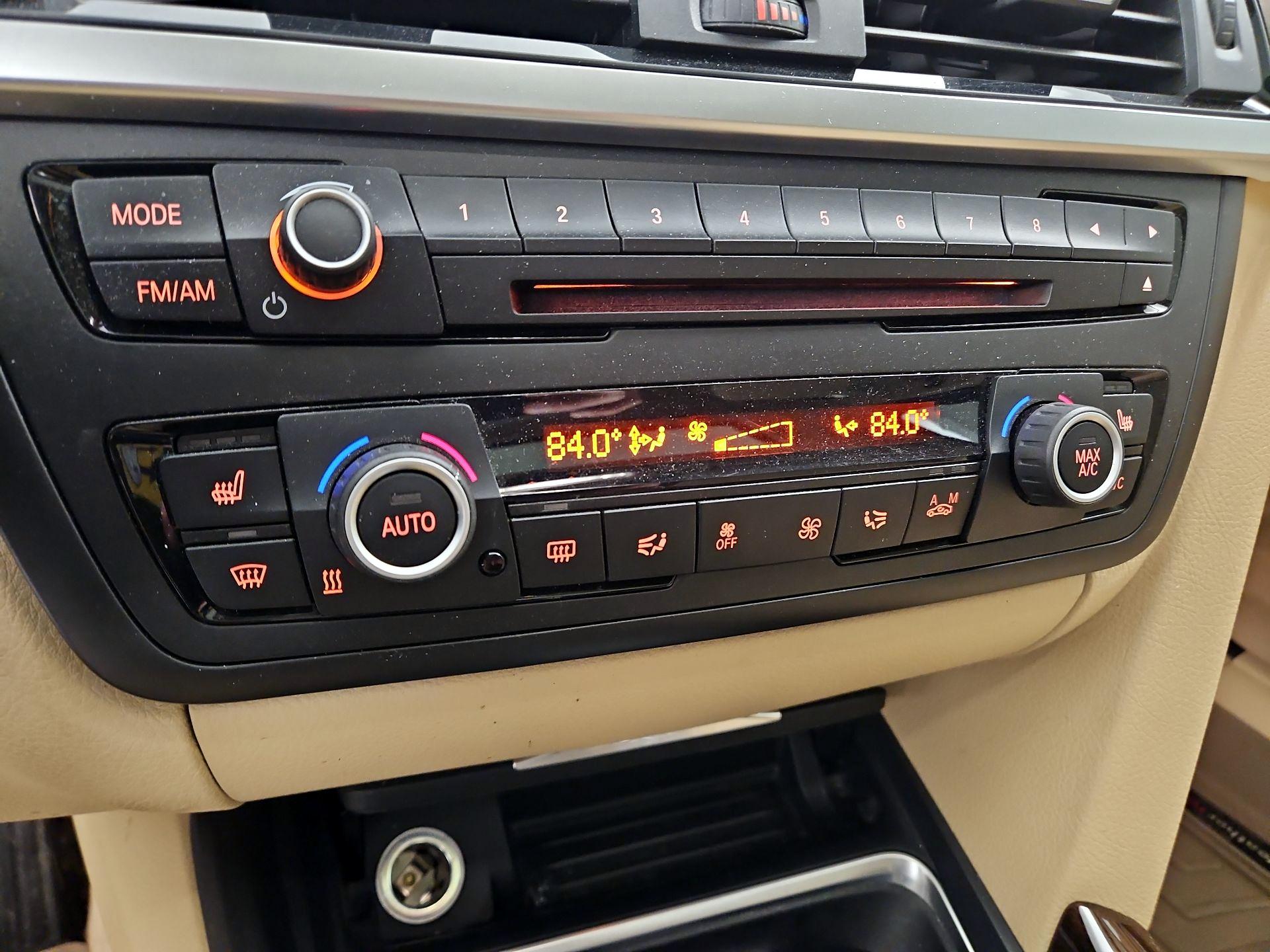 Thumbnail: 2015 BMW 3 Series - 17