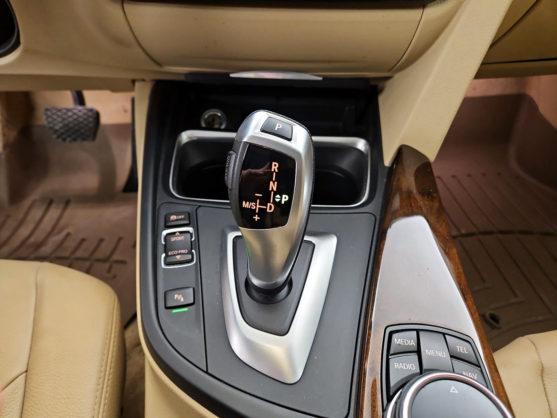 Thumbnail: 2015 BMW 3 Series - 18