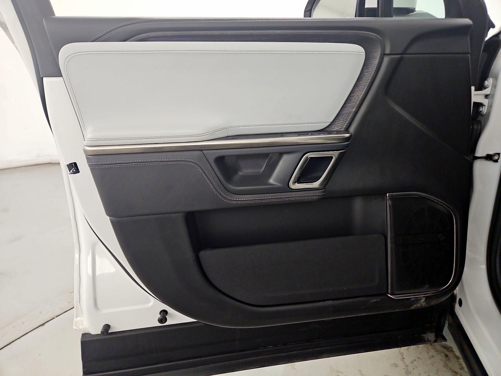 Thumbnail: 2023 Rivian R1S - 12