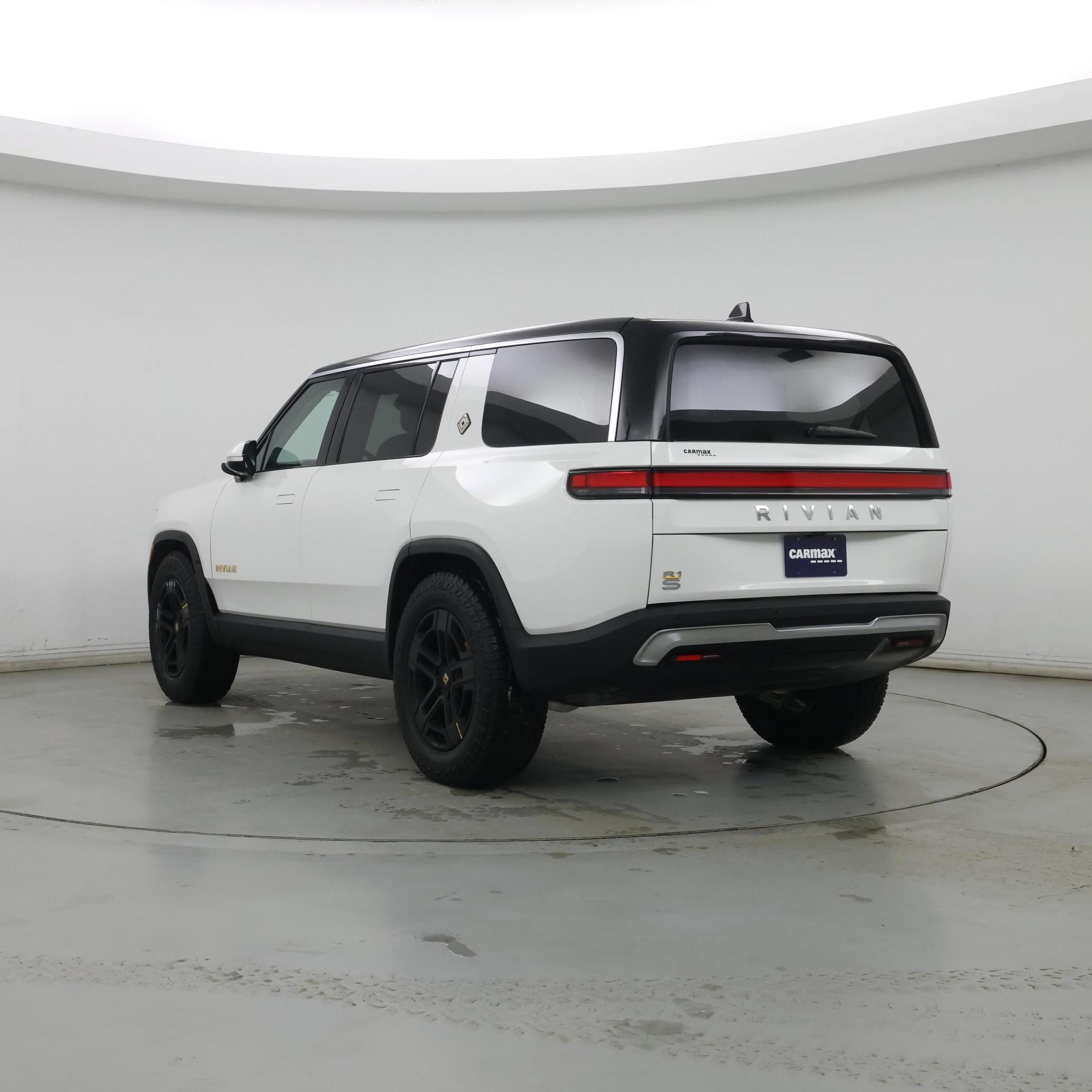 Thumbnail: 2023 Rivian R1S - 2