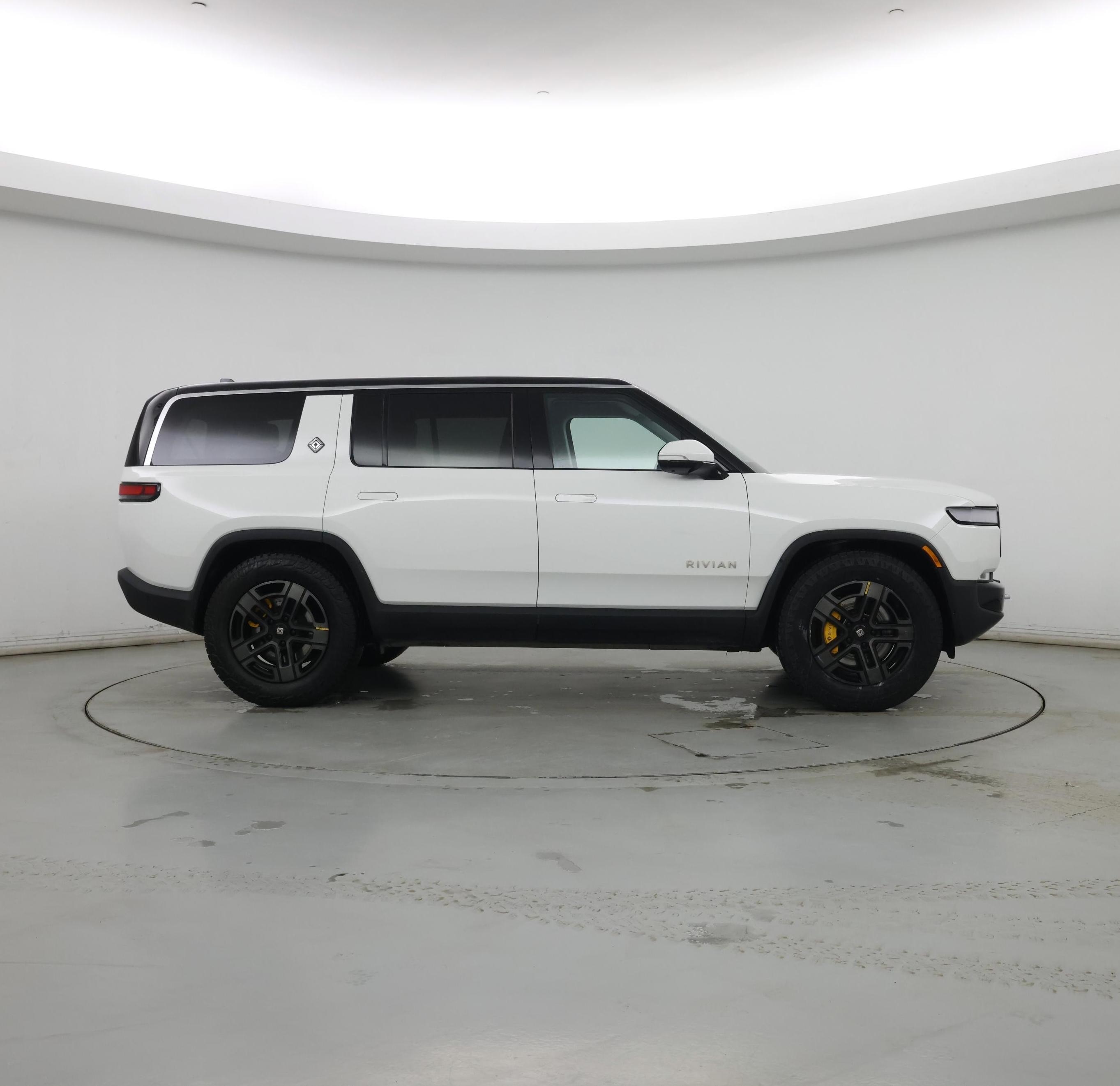 Thumbnail: 2023 Rivian R1S - 7