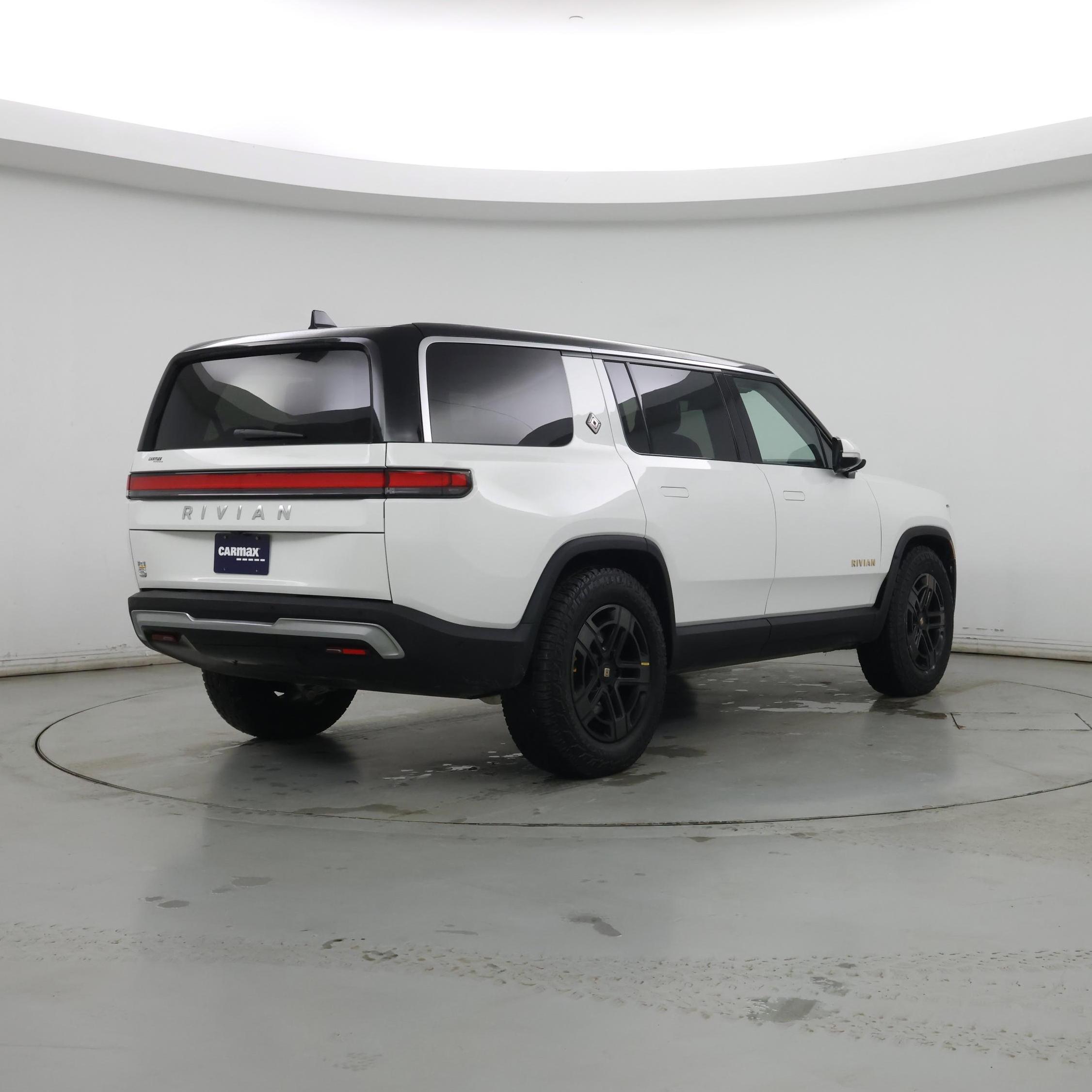 Thumbnail: 2023 Rivian R1S - 8