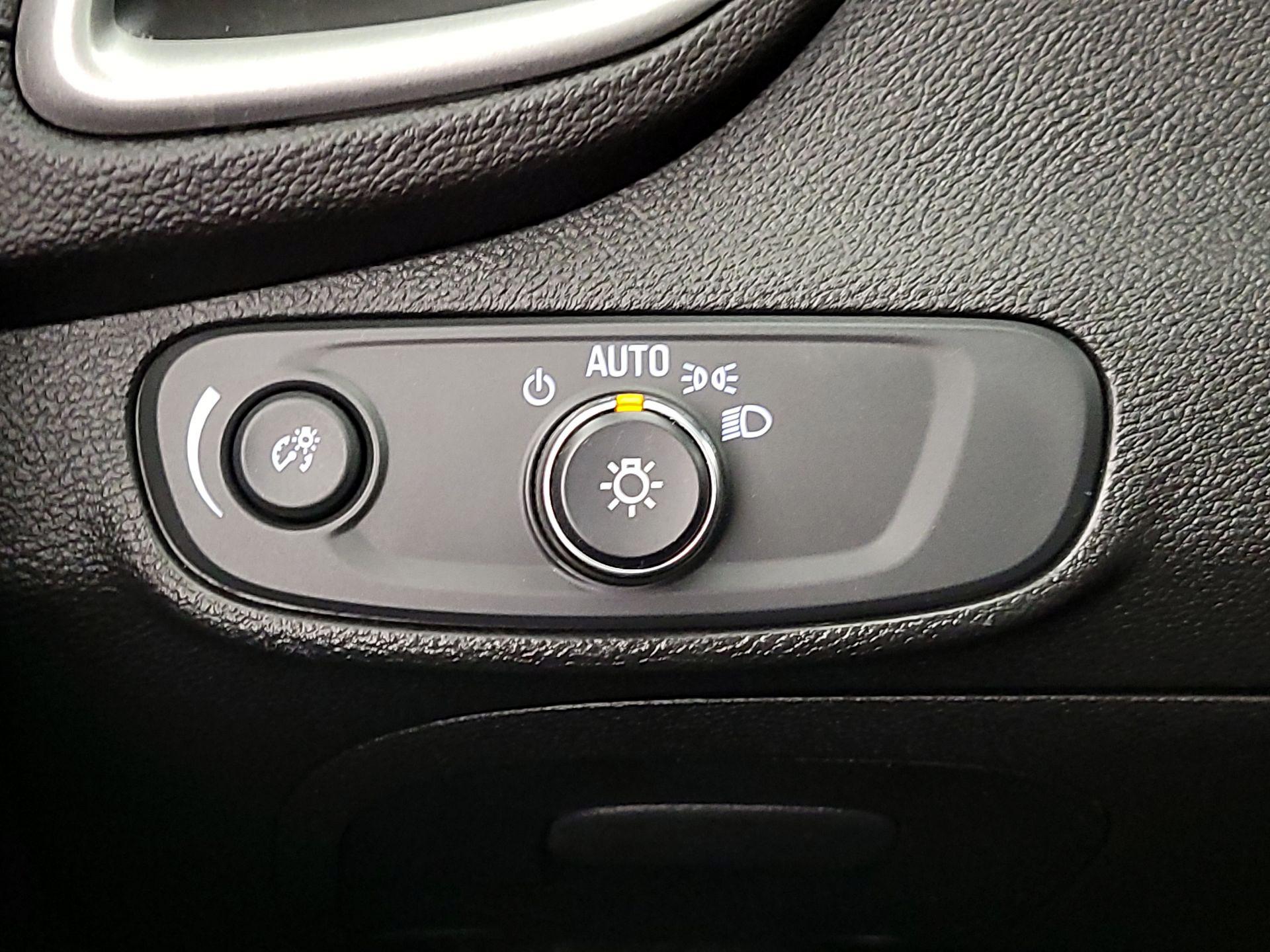 Thumbnail: 2020 Chevrolet Trax - 13