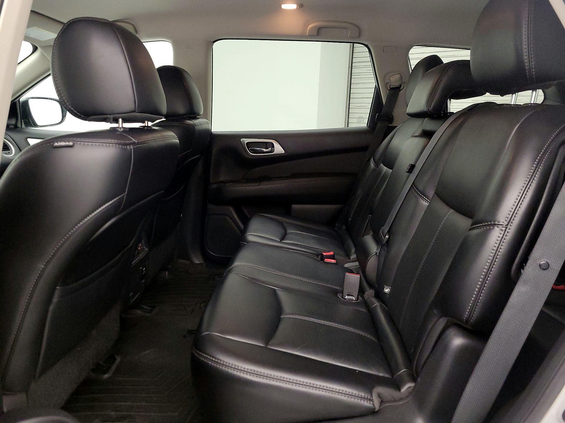 Thumbnail: 2017 Nissan Pathfinder - 20