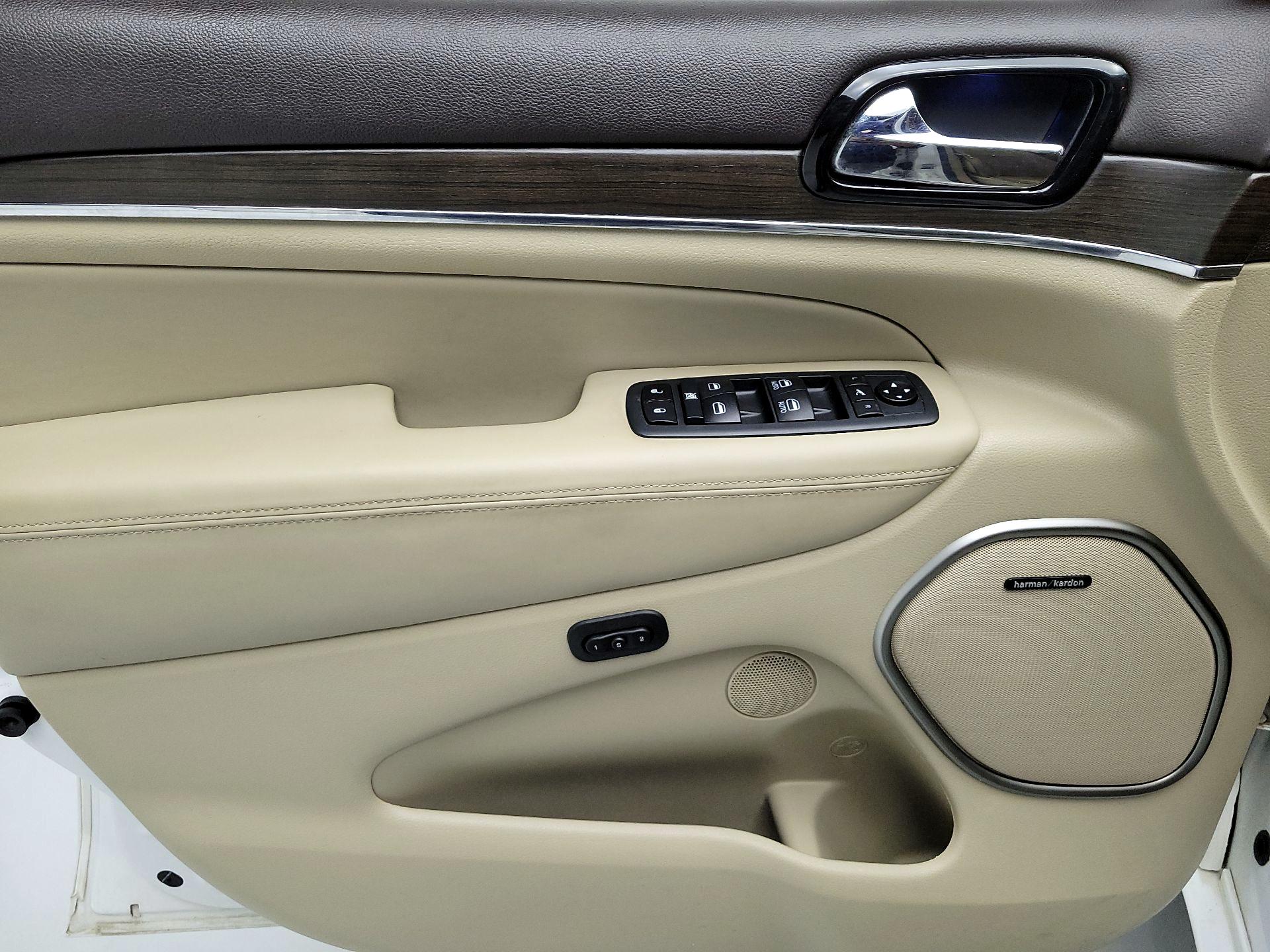 Thumbnail: 2021 Jeep Grand Cherokee - 12