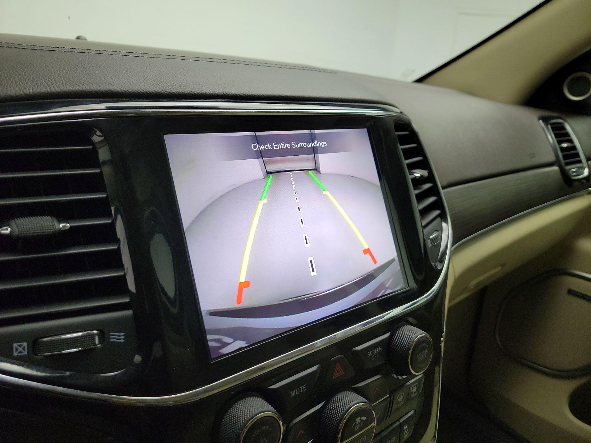 Thumbnail: 2021 Jeep Grand Cherokee - 14