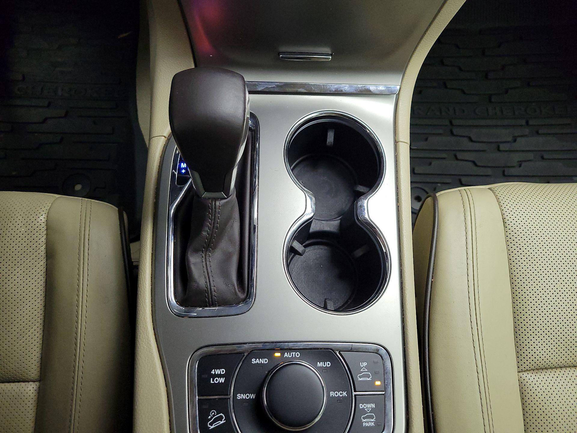 Thumbnail: 2021 Jeep Grand Cherokee - 17