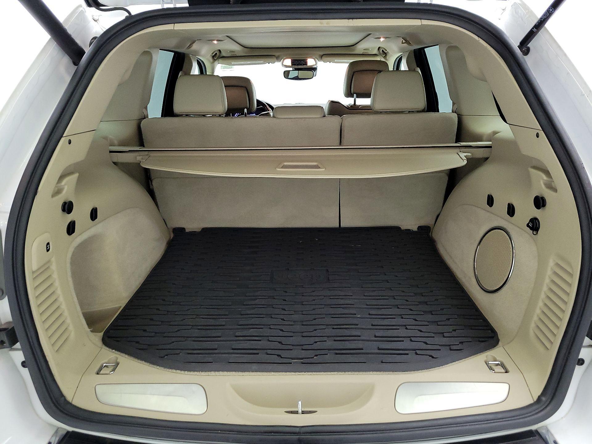 Thumbnail: 2021 Jeep Grand Cherokee - 20