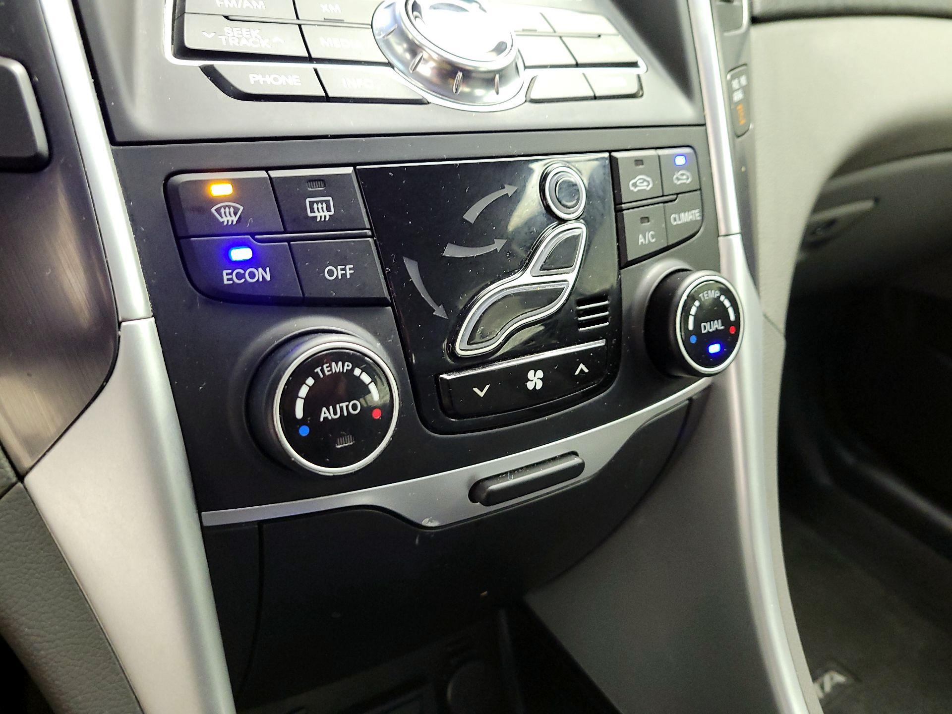 Thumbnail: 2015 Hyundai Sonata - 14