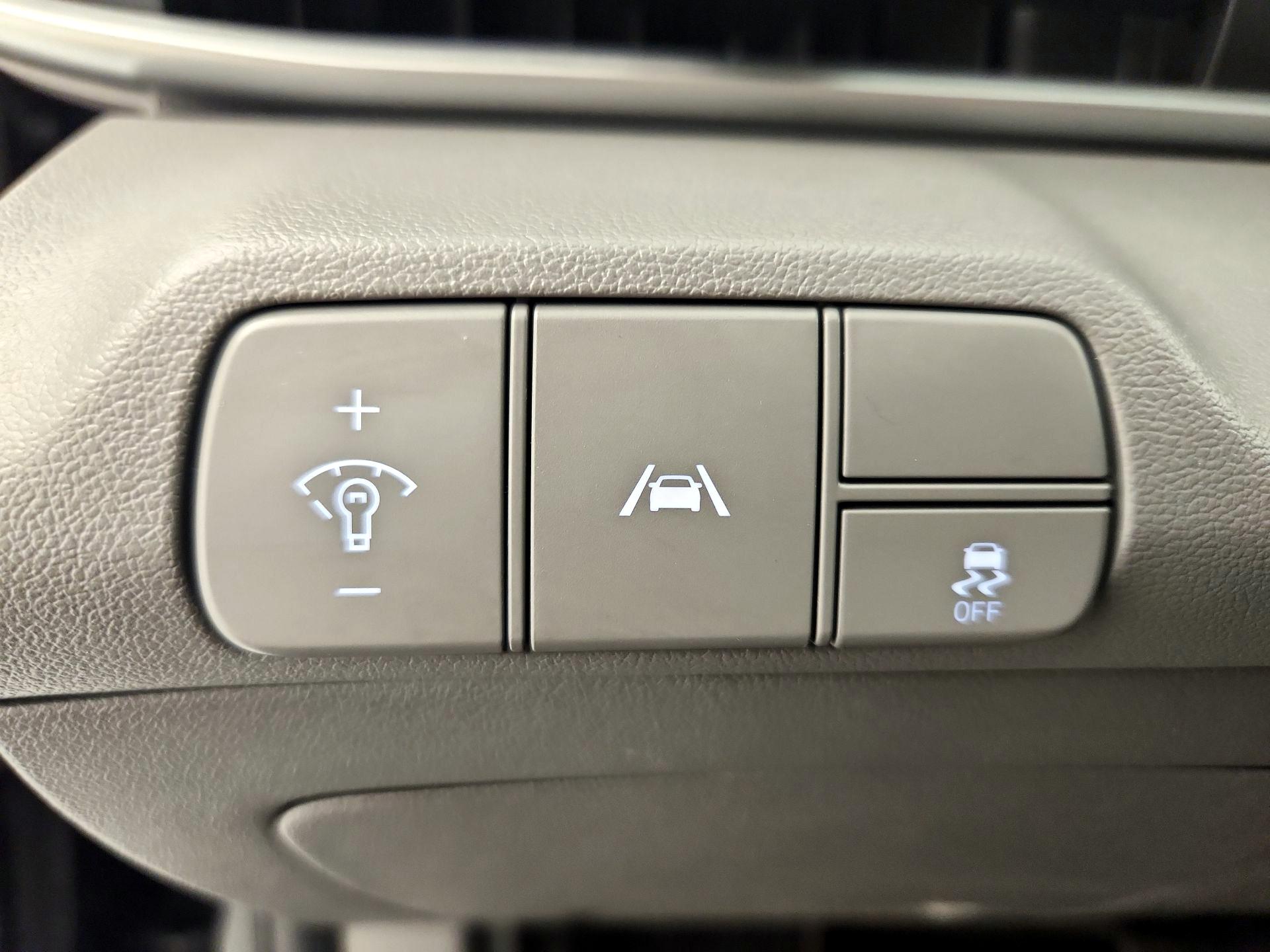 Thumbnail: 2022 Hyundai Elantra - 13