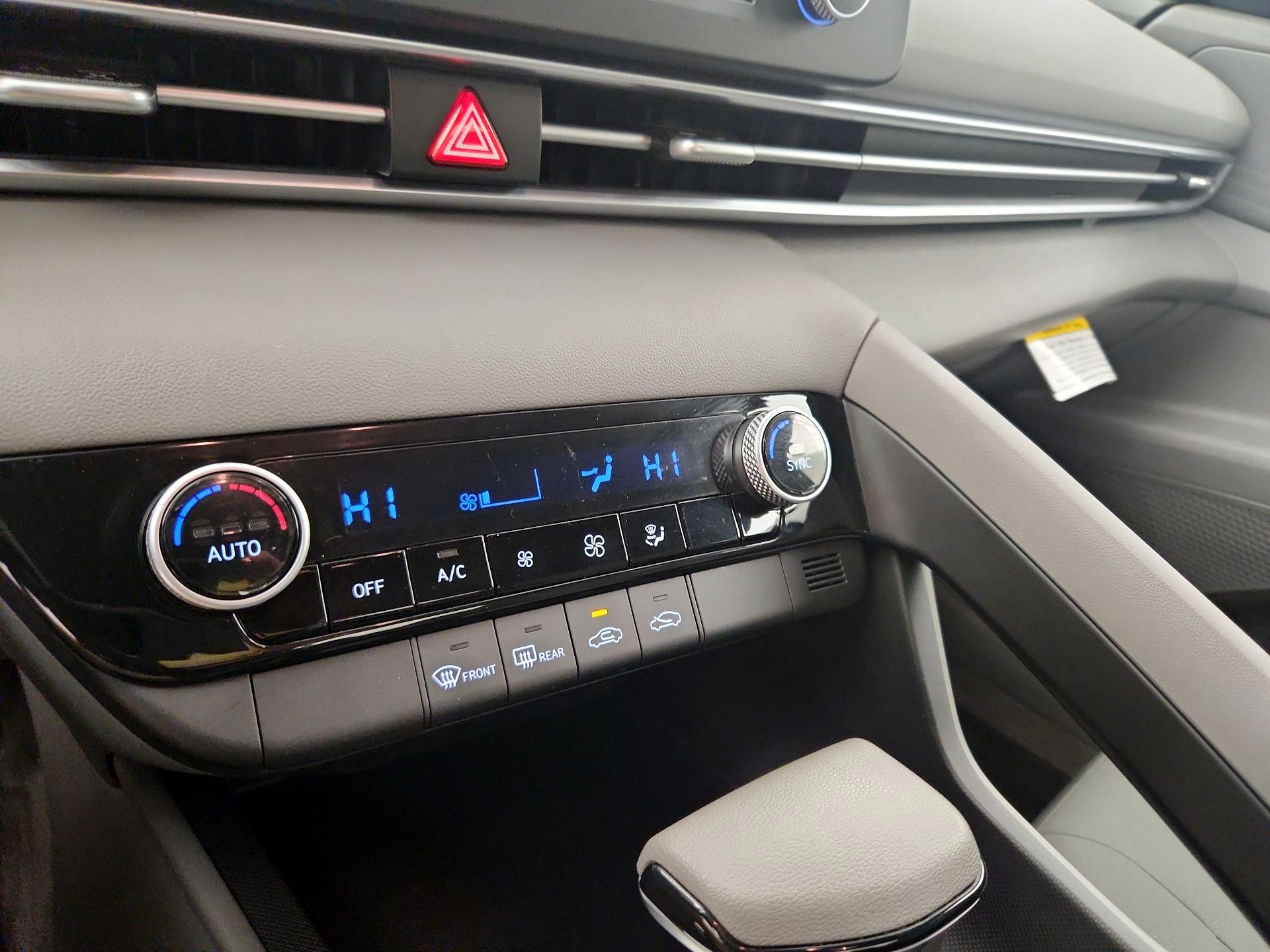 Thumbnail: 2022 Hyundai Elantra - 16