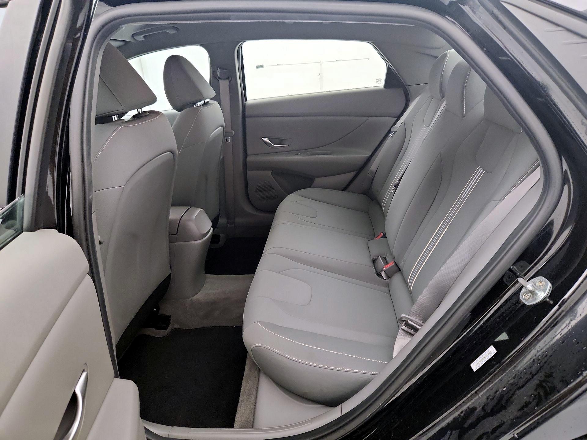 Thumbnail: 2022 Hyundai Elantra - 19