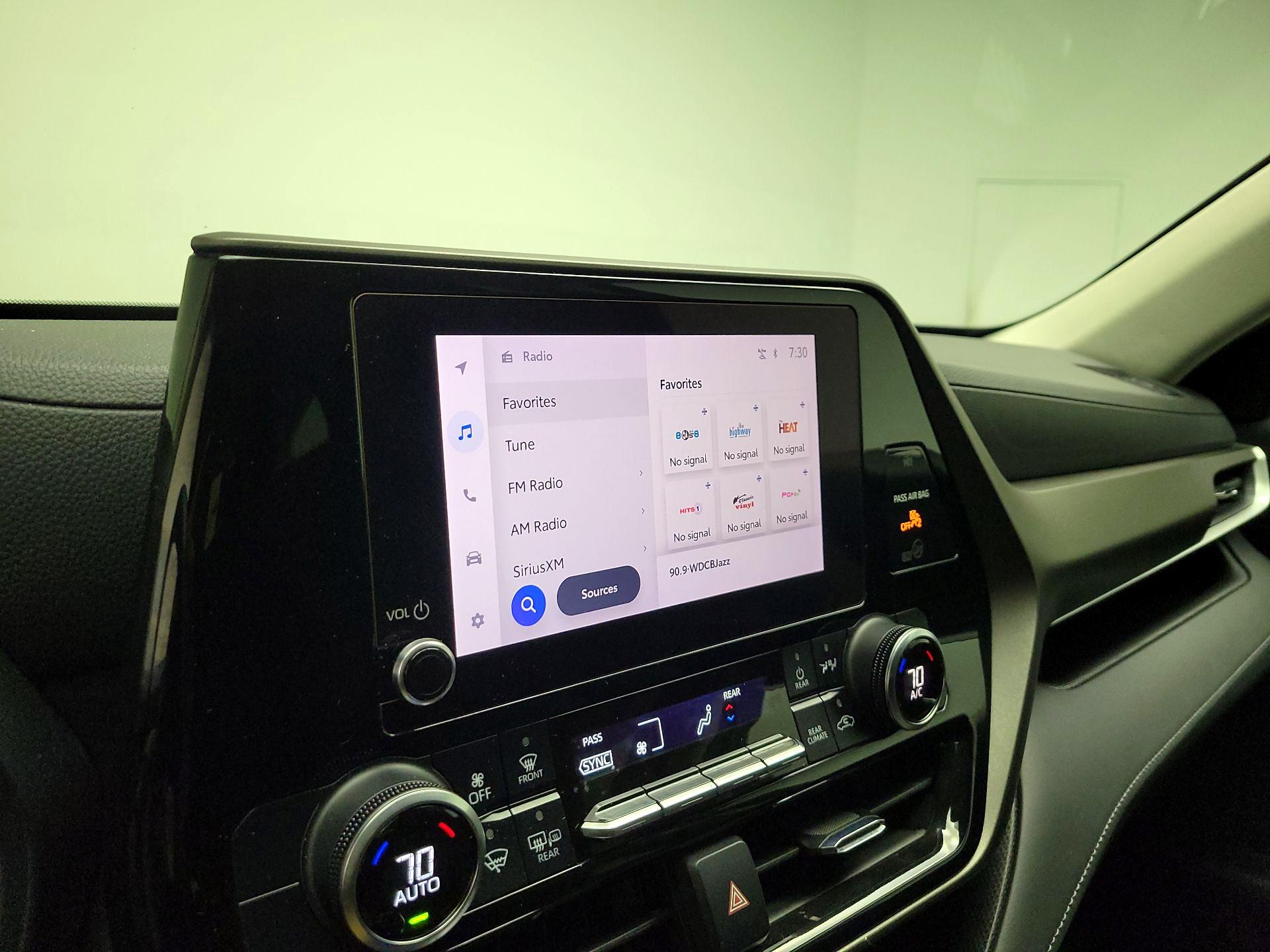 Thumbnail: 2023 Toyota Highlander - 14