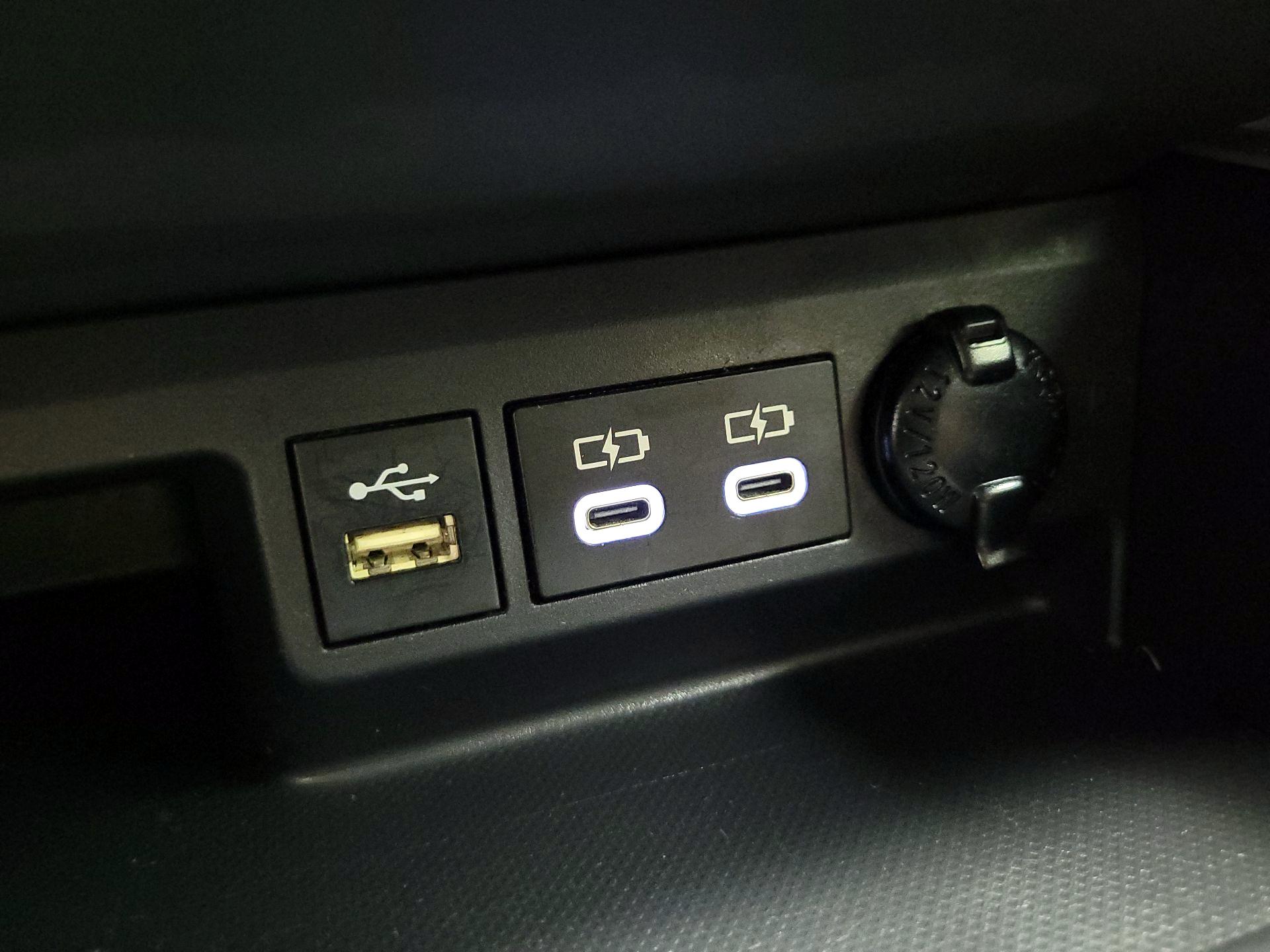 Thumbnail: 2023 Toyota Highlander - 17