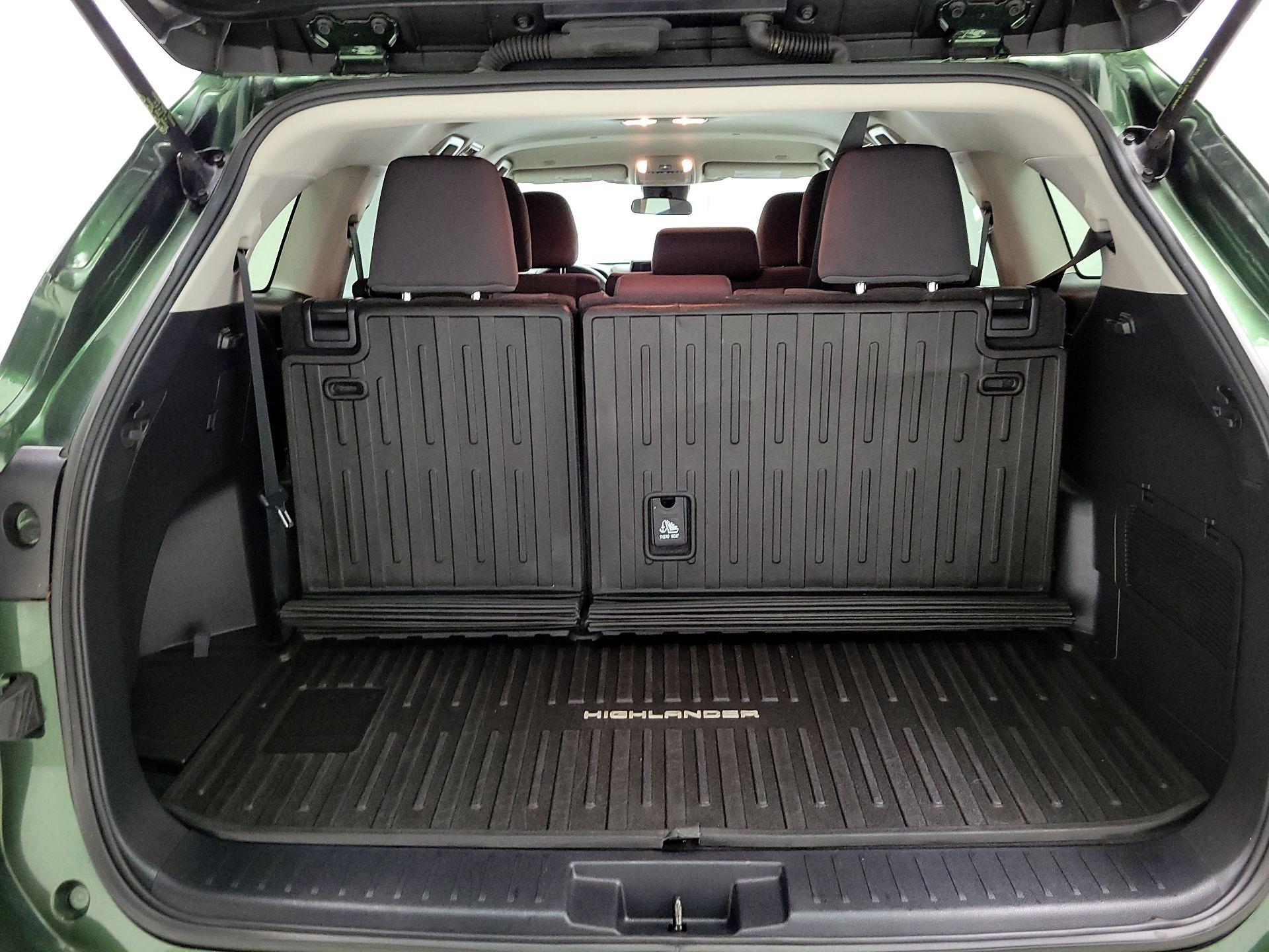 Thumbnail: 2023 Toyota Highlander - 20