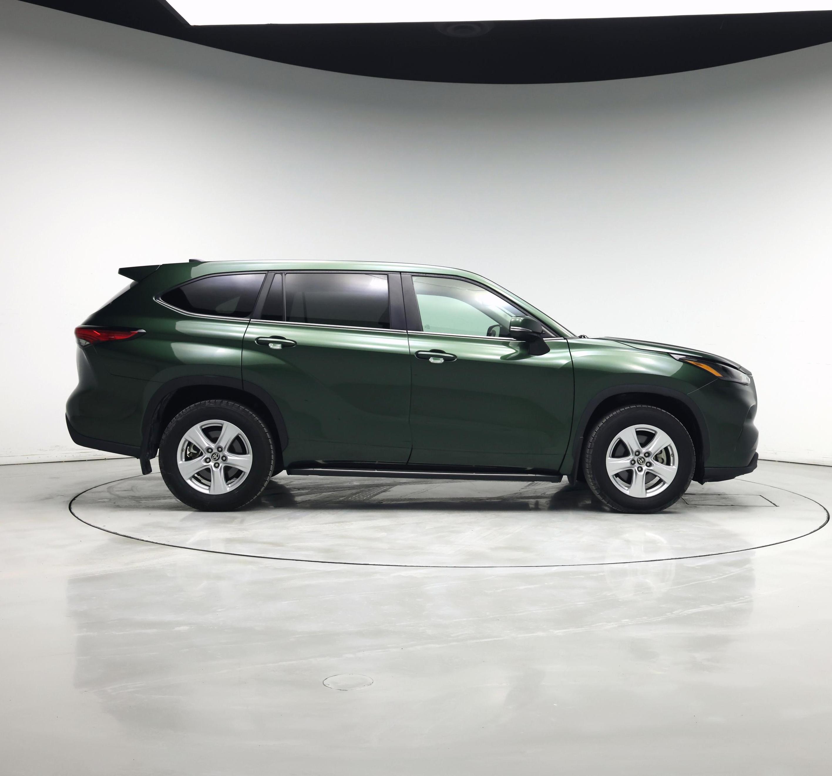 Thumbnail: 2023 Toyota Highlander - 7