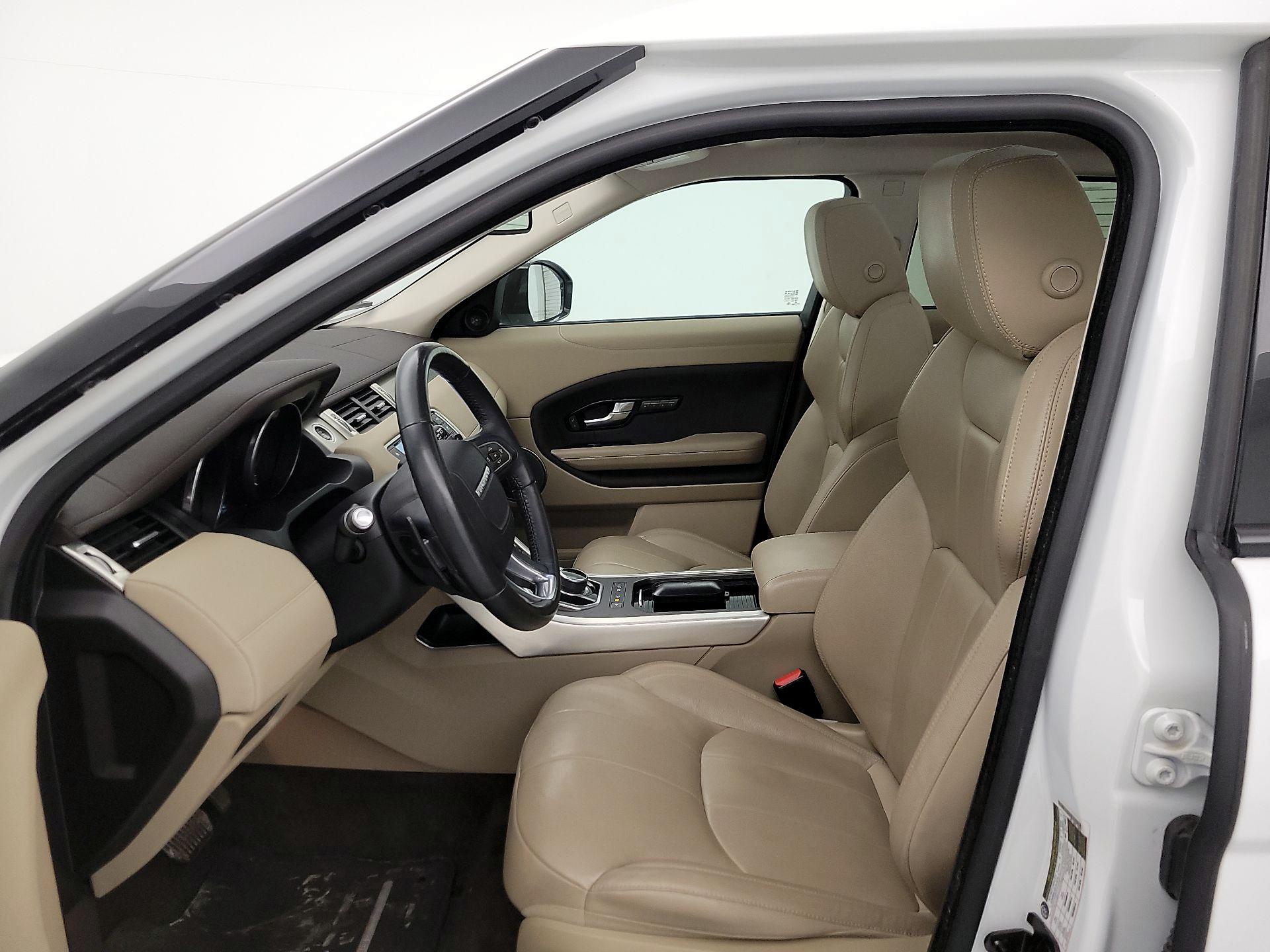 Thumbnail: 2017 Land Rover Range Rover Evoque - 11