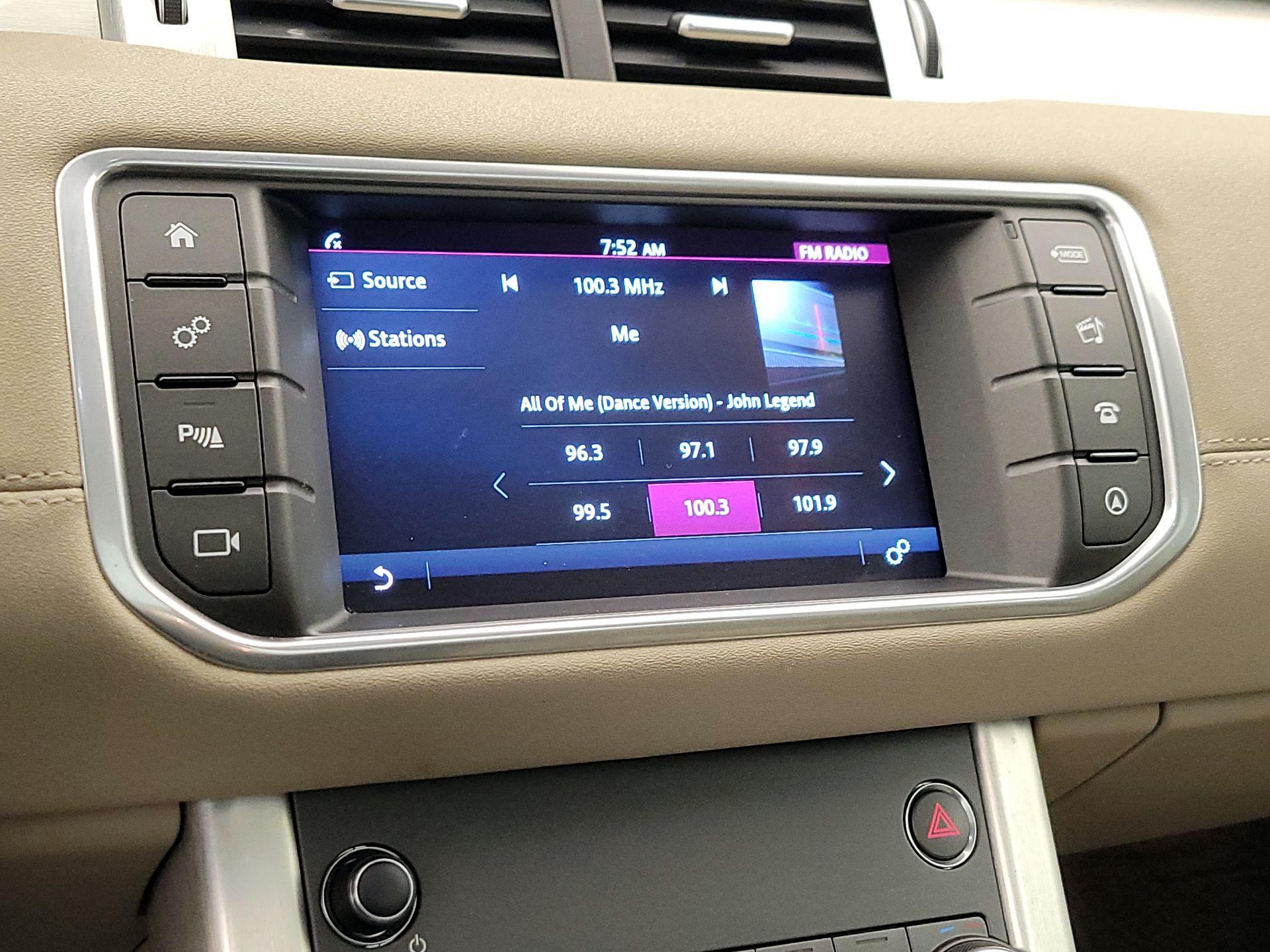 Thumbnail: 2017 Land Rover Range Rover Evoque - 16