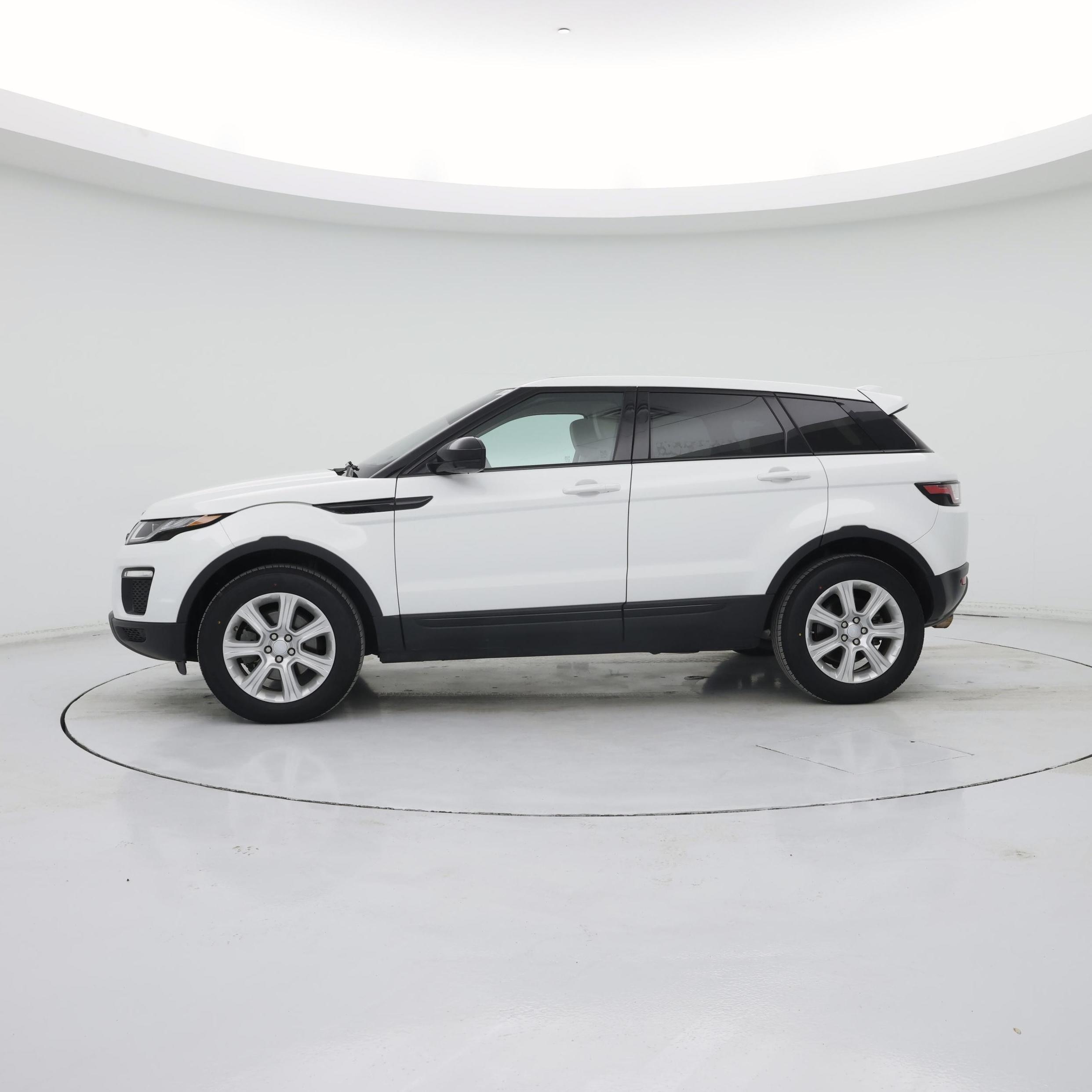 Thumbnail: 2017 Land Rover Range Rover Evoque - 3