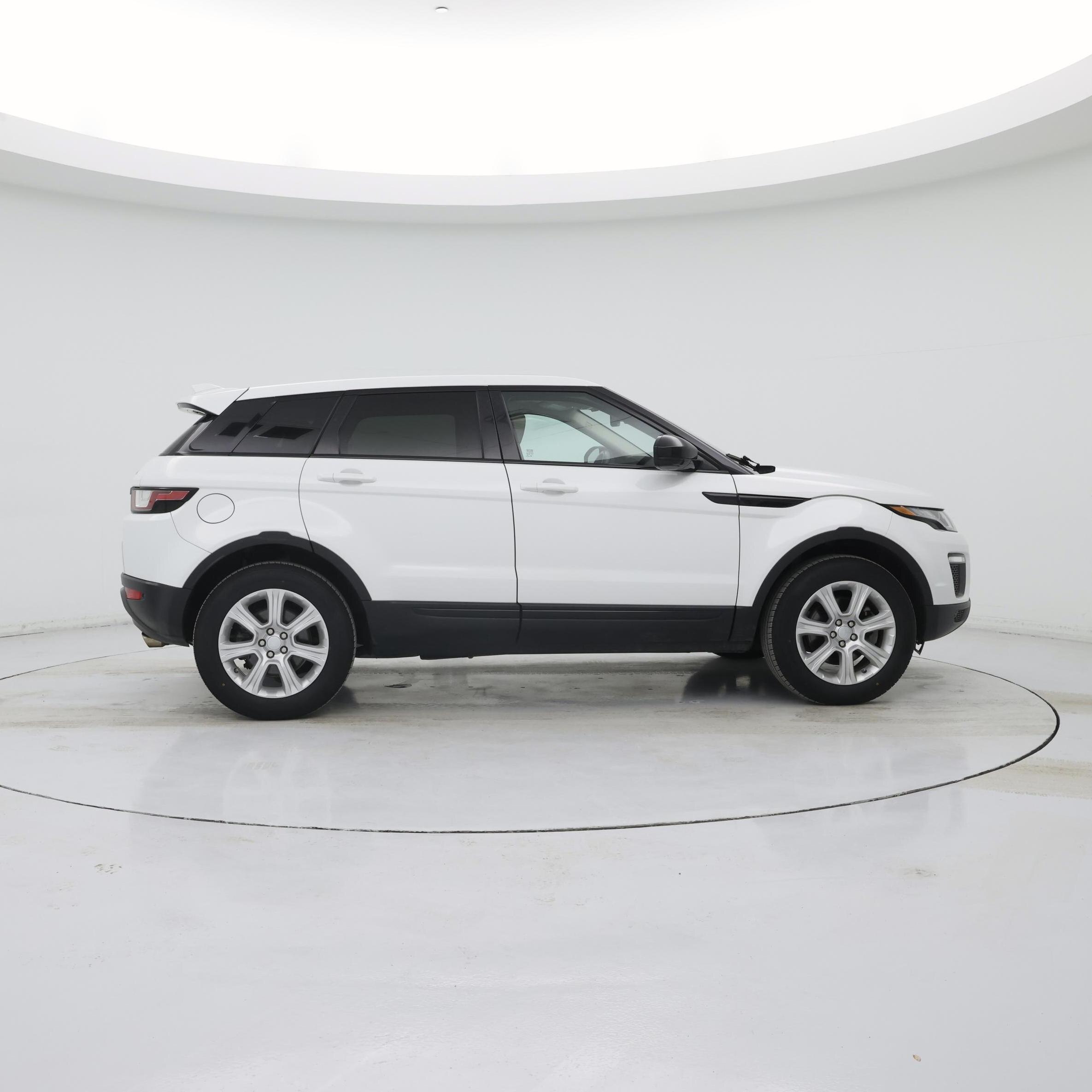 Thumbnail: 2017 Land Rover Range Rover Evoque - 7