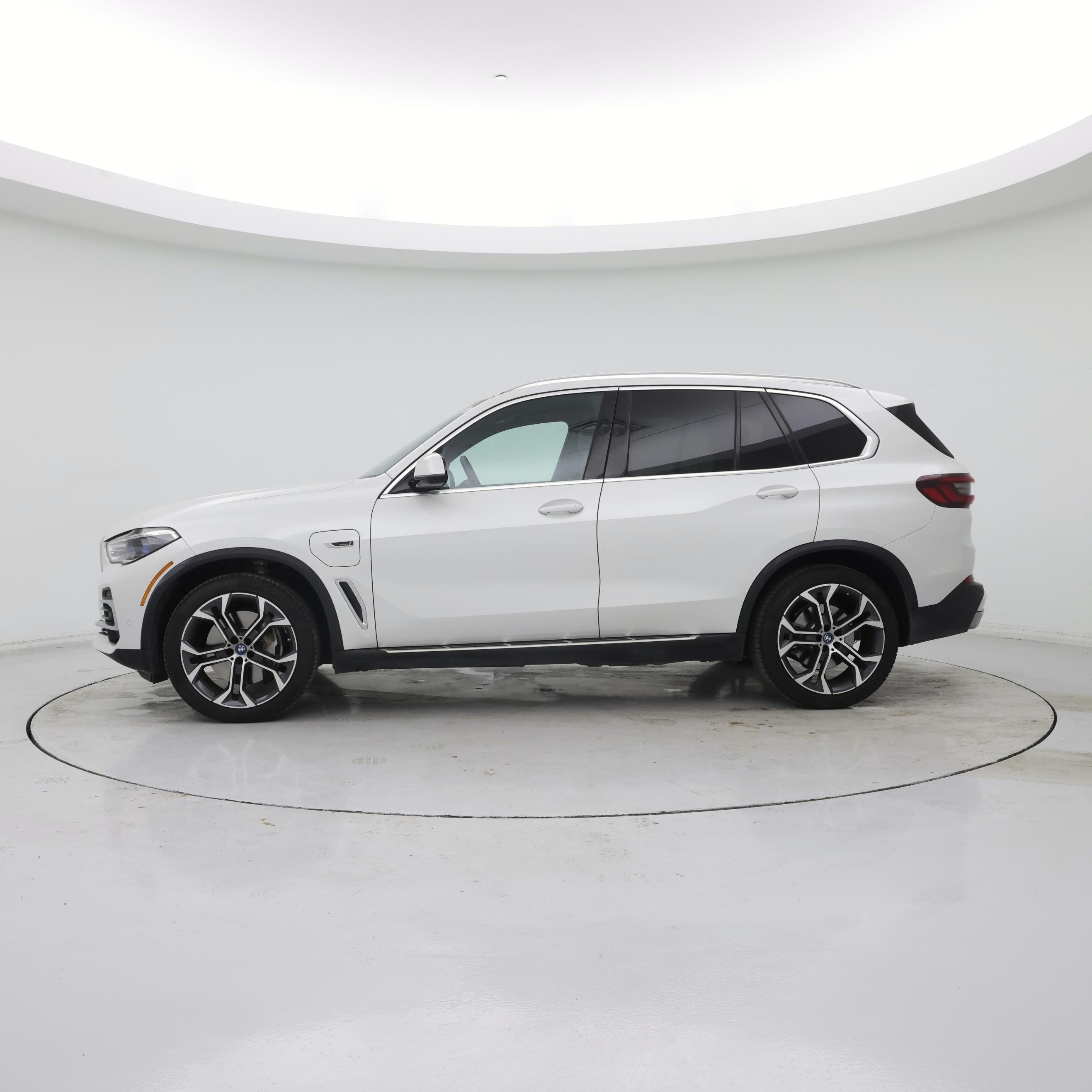 Thumbnail: 2023 BMW X5 - 3